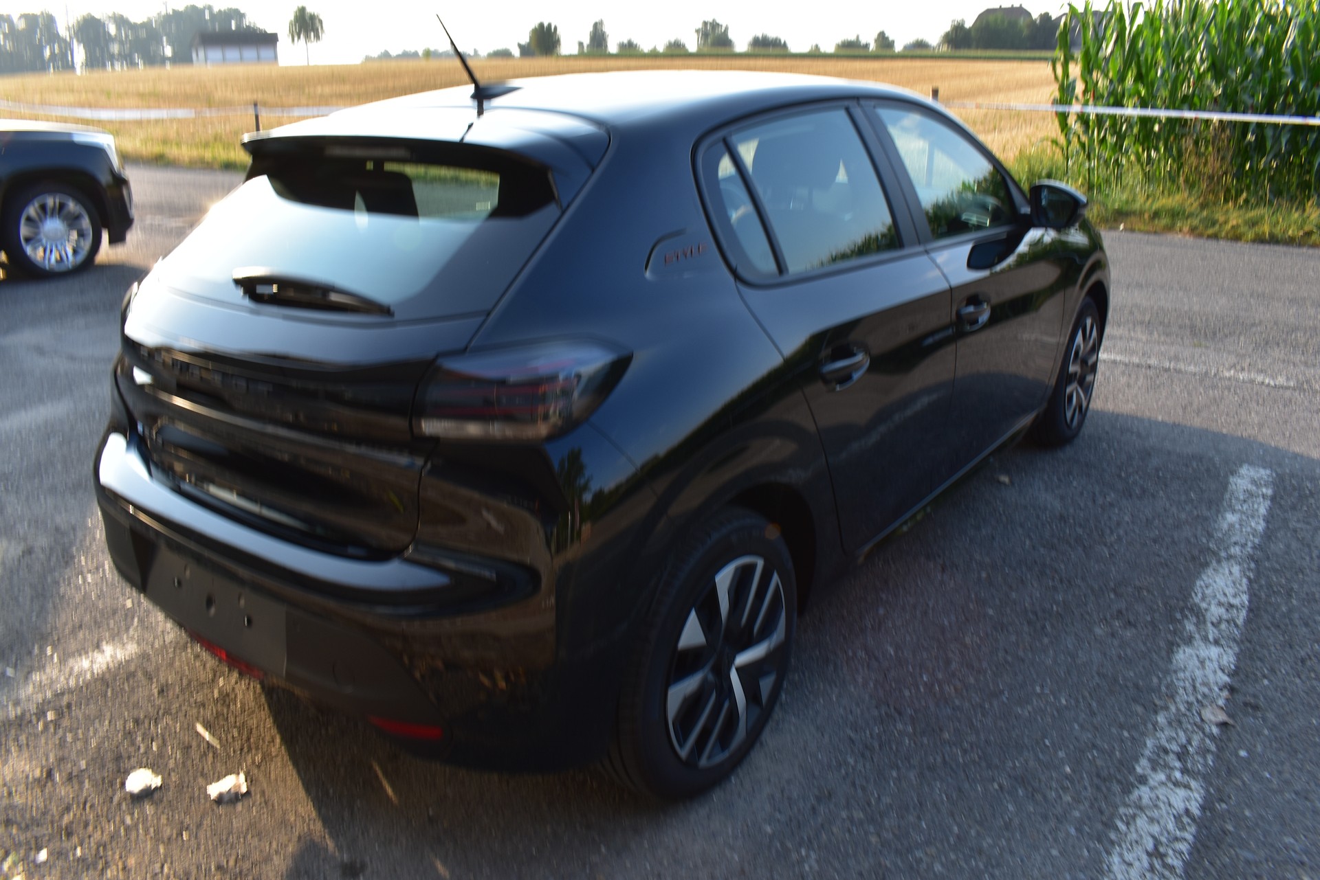 PEUGEOT 208 Elektrik 100 kW Style-image-5