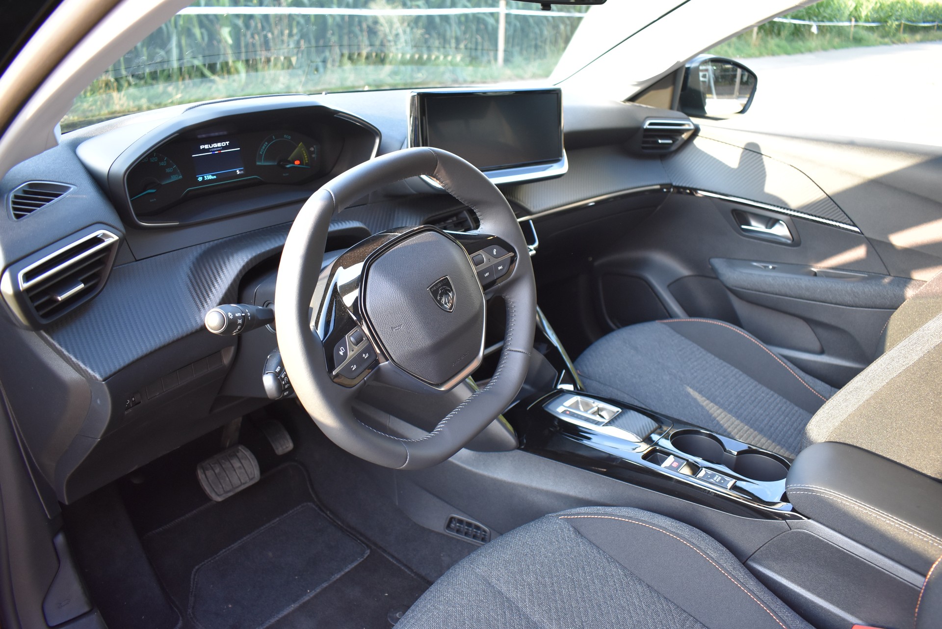 PEUGEOT 208 Elektrik 100 kW Style-image-11