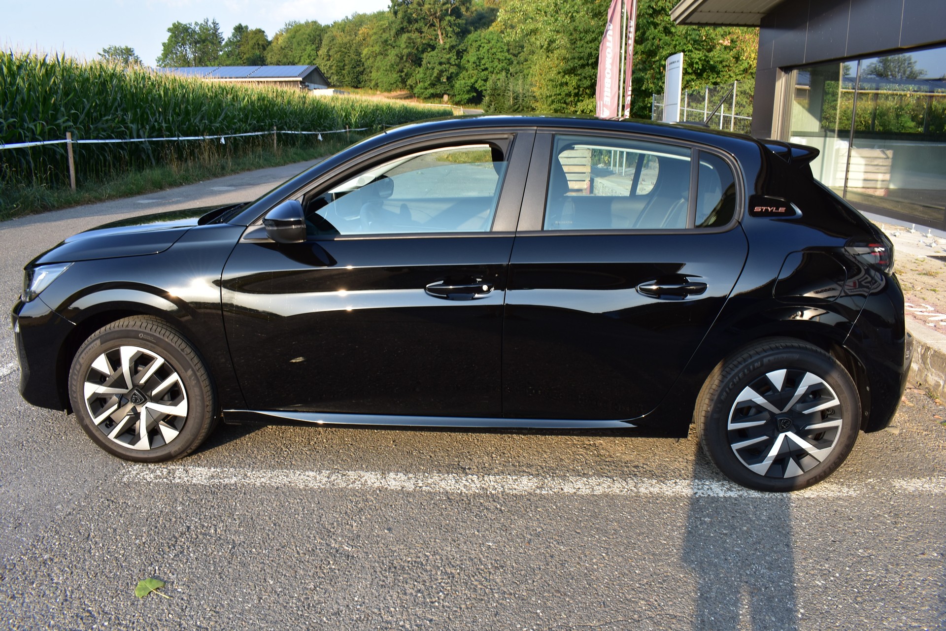PEUGEOT 208 Elektrik 100 kW Style-image-1