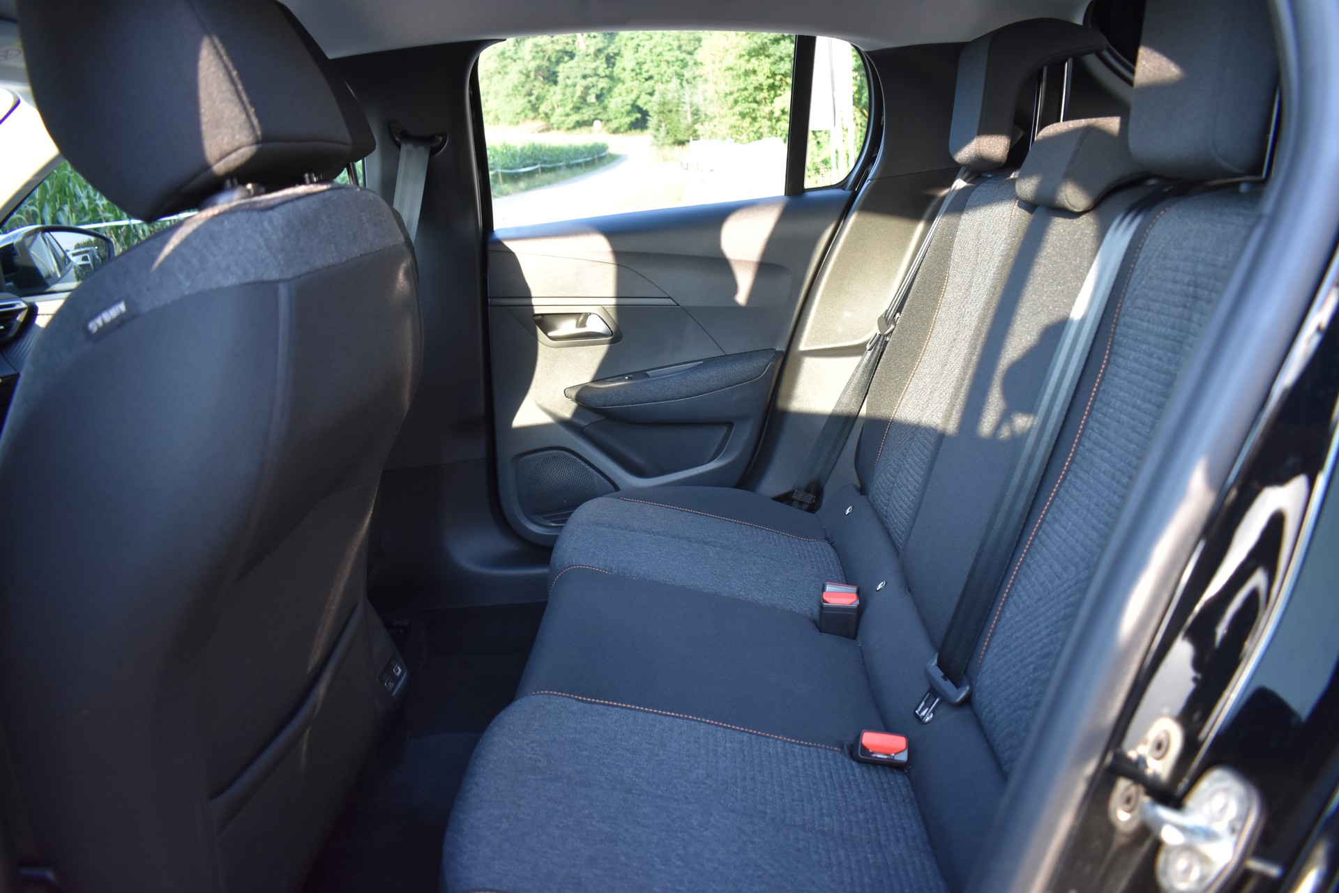PEUGEOT 208 Elektrik 100 kW Style-image-9