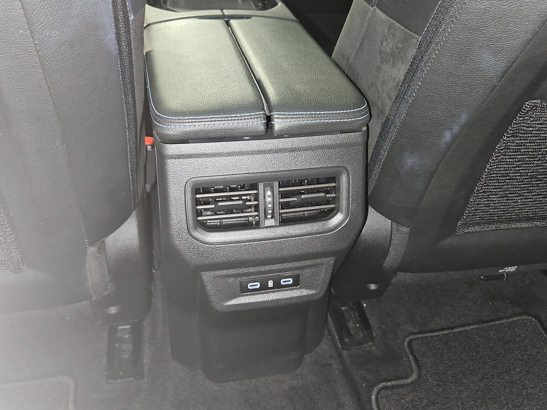 RENAULT Austral 1.2 HEV 200 Iconic Esprit Alpine A-image-21