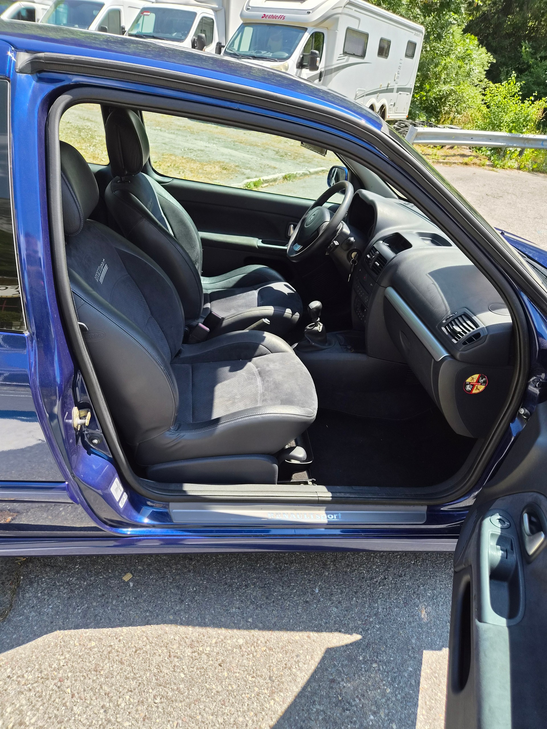 RENAULT Clio 2.0 16V Sport-image-6