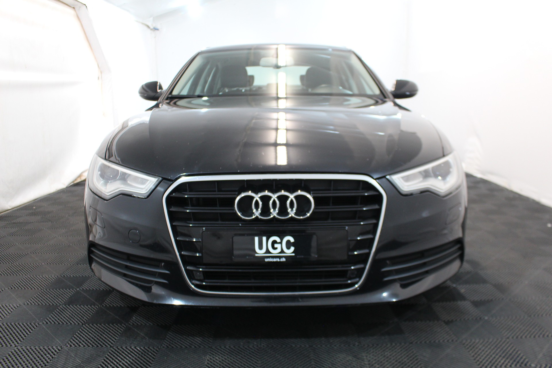 AUDI A6 2.0 TDI-showroom-element-1