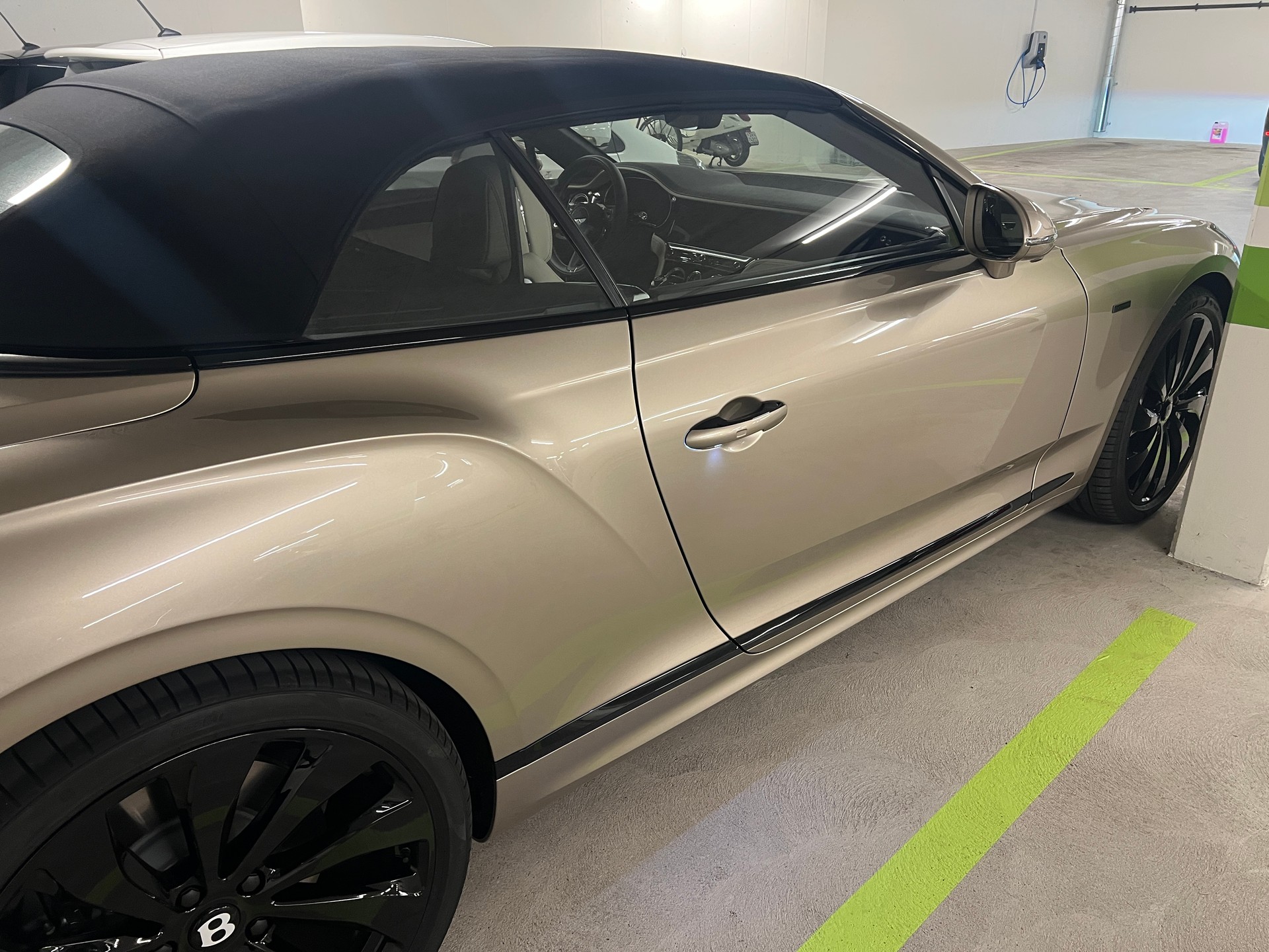 BENTLEY Continental GTC 4.0 V8 Cabriolet PHEV Mulliner-image-12