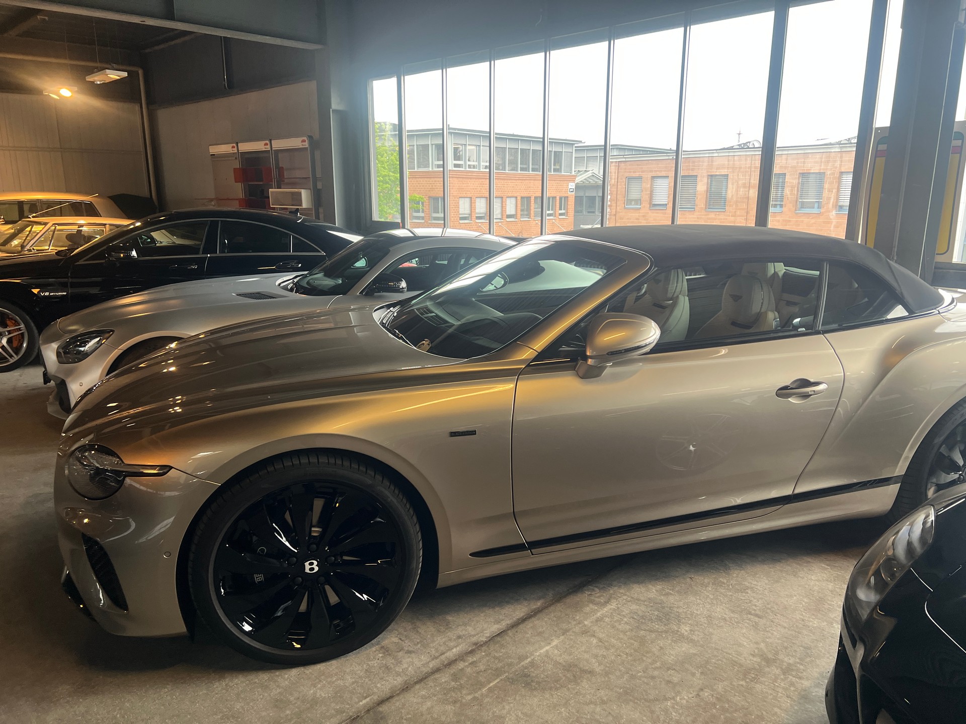 BENTLEY Continental GTC 4.0 V8 Cabriolet PHEV Mulliner-image-4