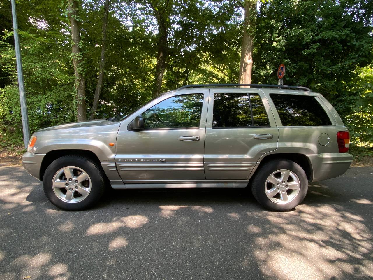 JEEP Grand Cherokee 4.7 Overland Automatic Avec Crochet d'attelage-image-2