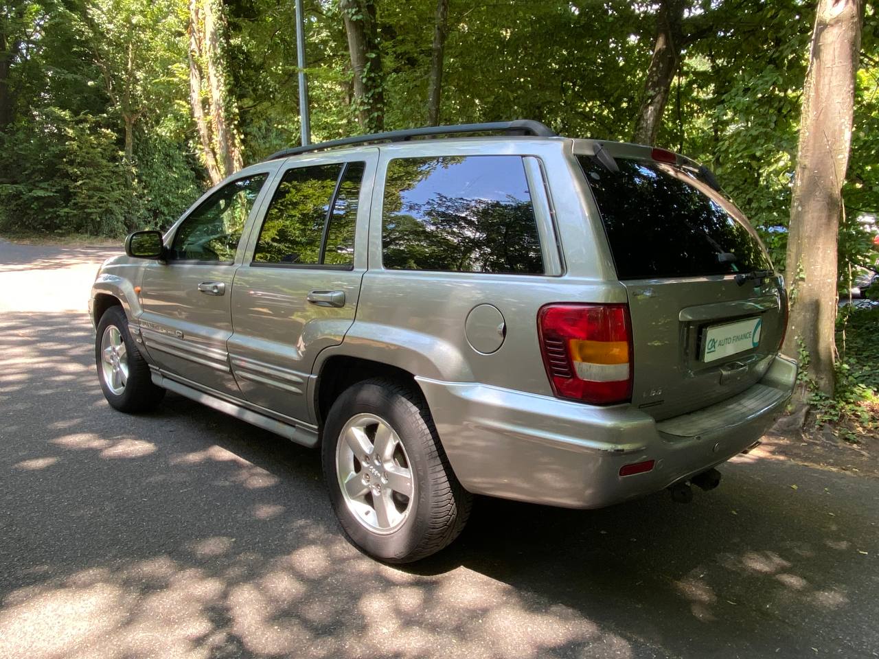JEEP Grand Cherokee 4.7 Overland Automatic Avec Crochet d'attelage-image-3