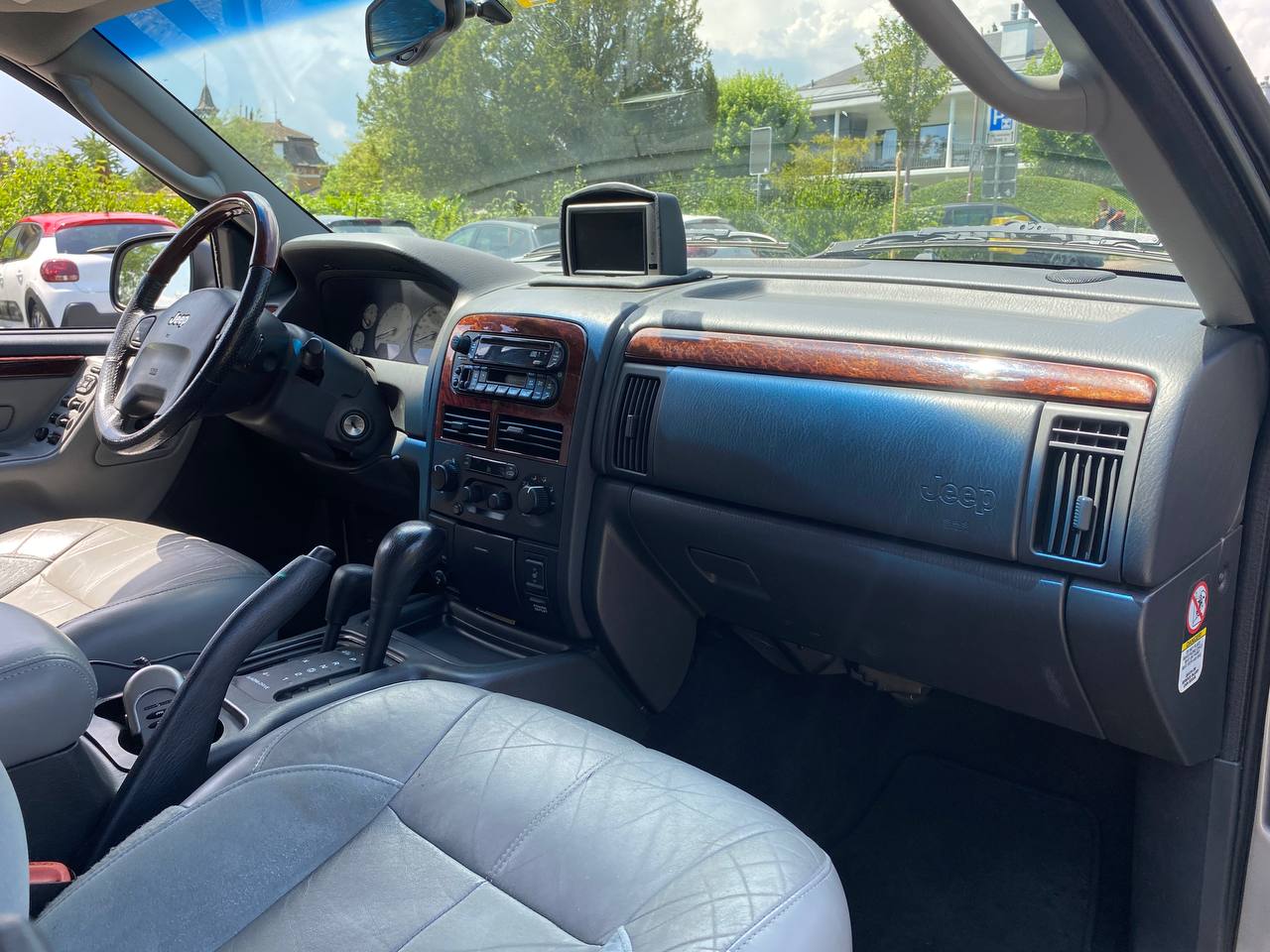 JEEP Grand Cherokee 4.7 Overland Automatic Avec Crochet d'attelage-image-9