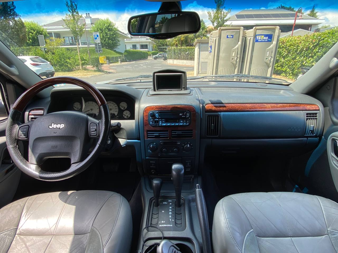 JEEP Grand Cherokee 4.7 Overland Automatic Avec Crochet d'attelage-image-8
