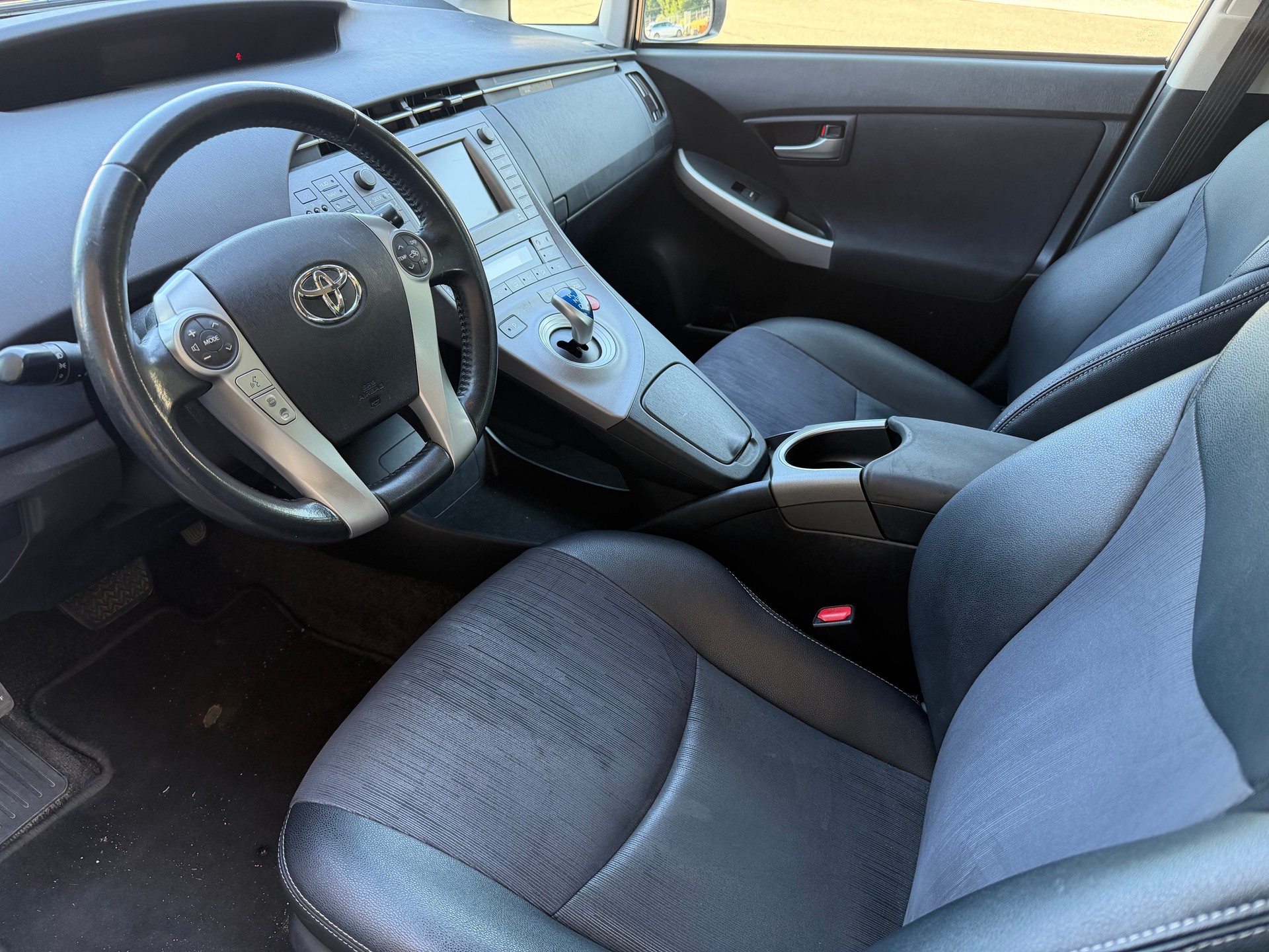 TOYOTA Prius 1.8 16V HSD Sol Premium-image-7