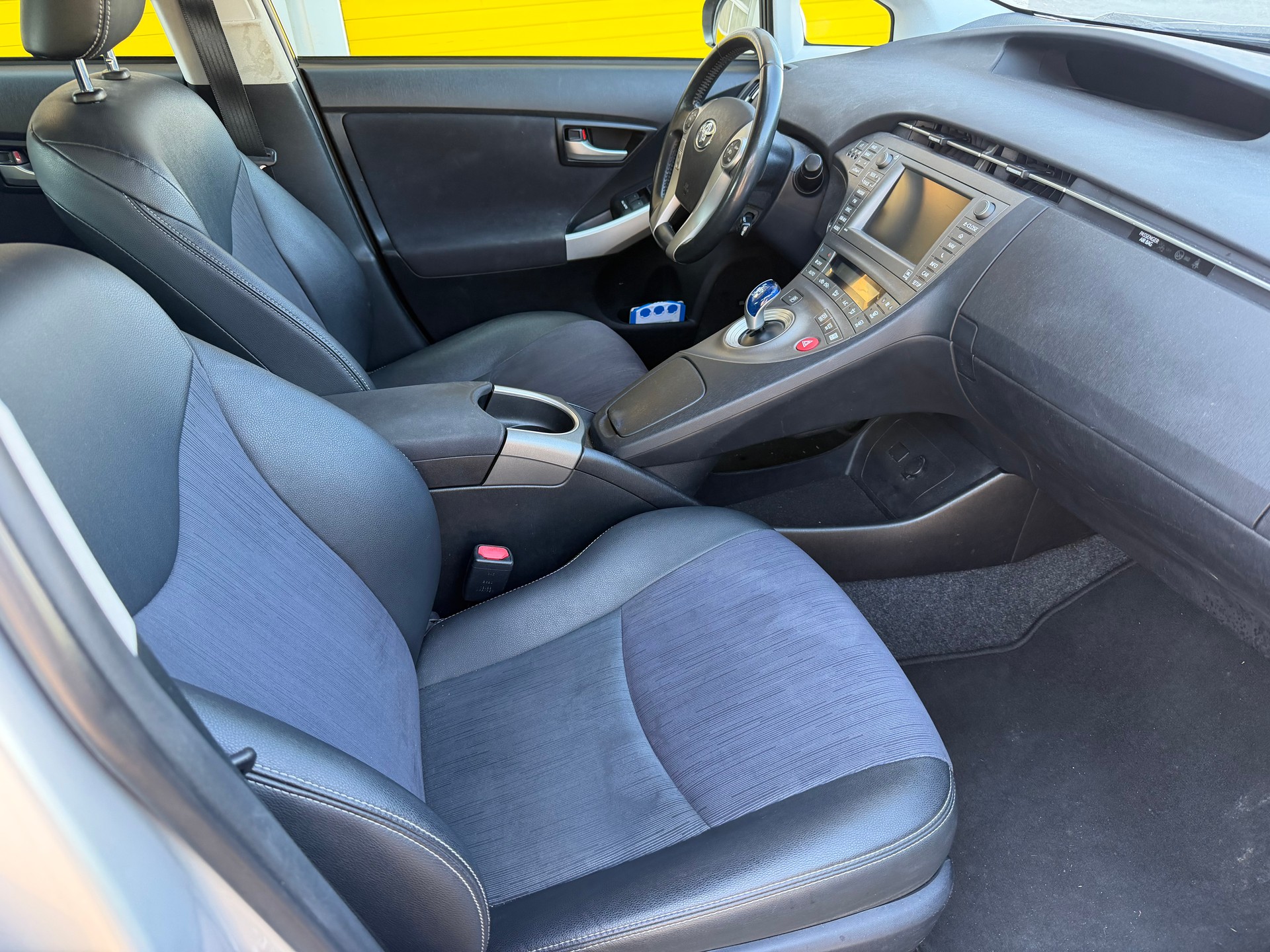 TOYOTA Prius 1.8 16V HSD Sol Premium-image-8