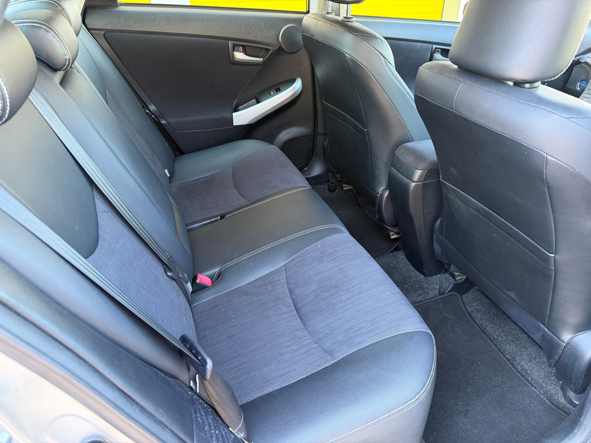 TOYOTA Prius 1.8 16V HSD Sol Premium-image-9