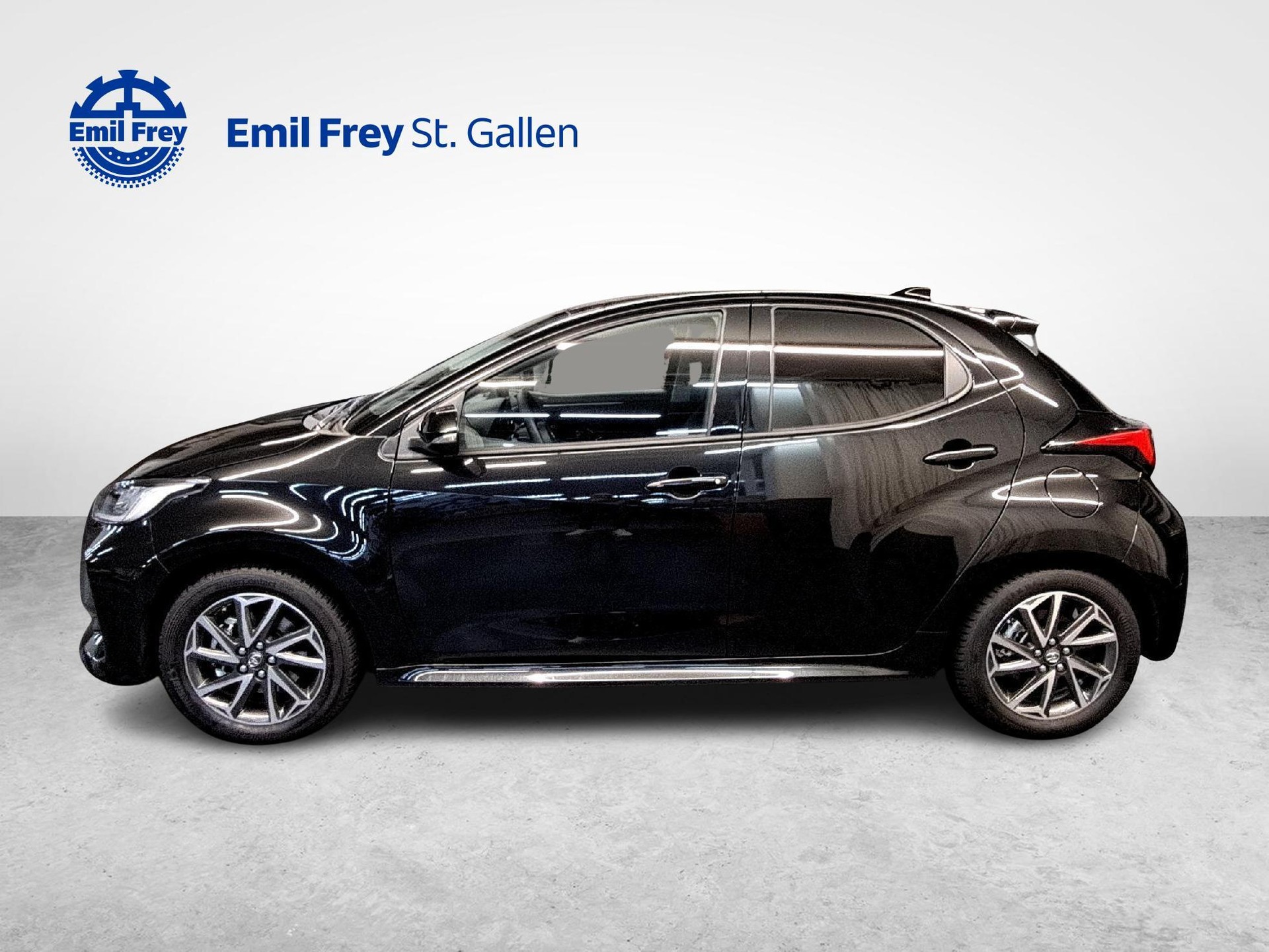 TOYOTA Yaris 1.5 VVT-i HSD Trend-image-1