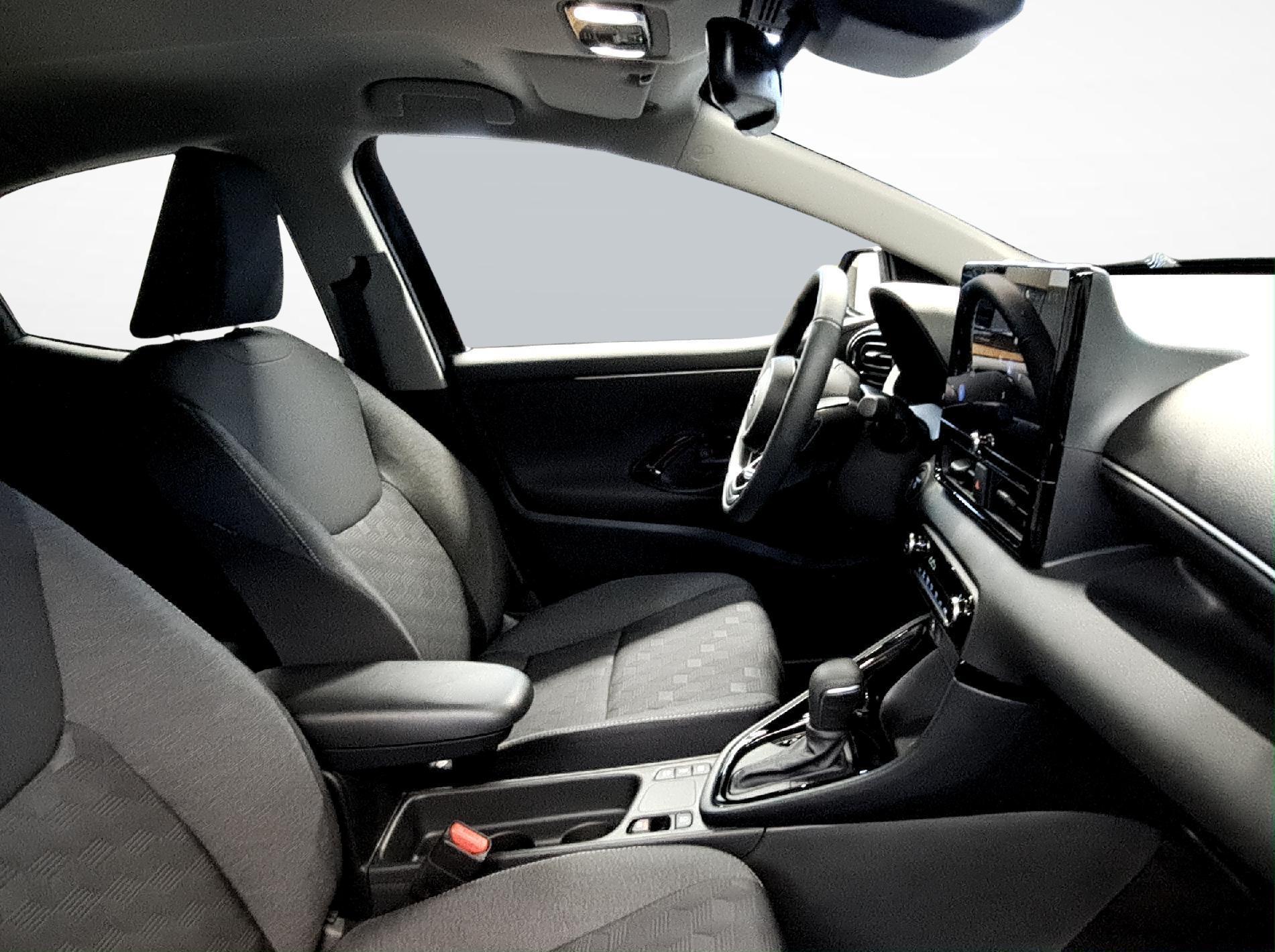 TOYOTA Yaris 1.5 VVT-i HSD Trend-image-9