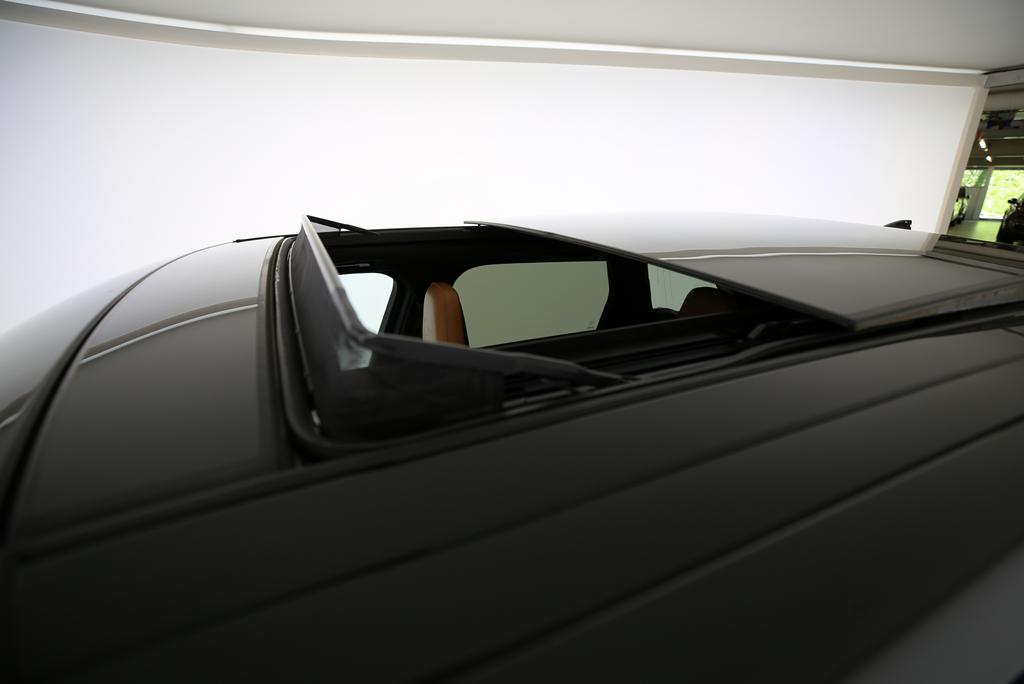 LAND ROVER Range Rover Sport 5.0 V8 SC SVR Carbon-image-9