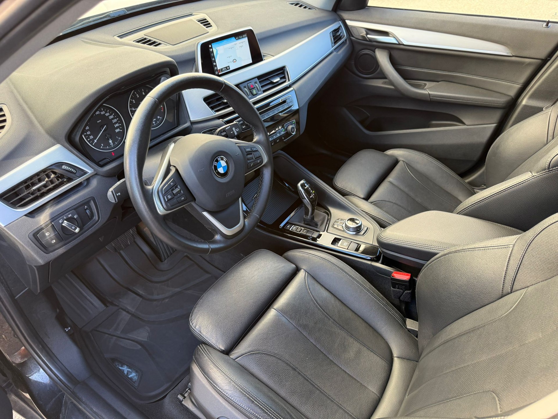 BMW X1 sDrive 18i xLine Steptronic DSK-image-8
