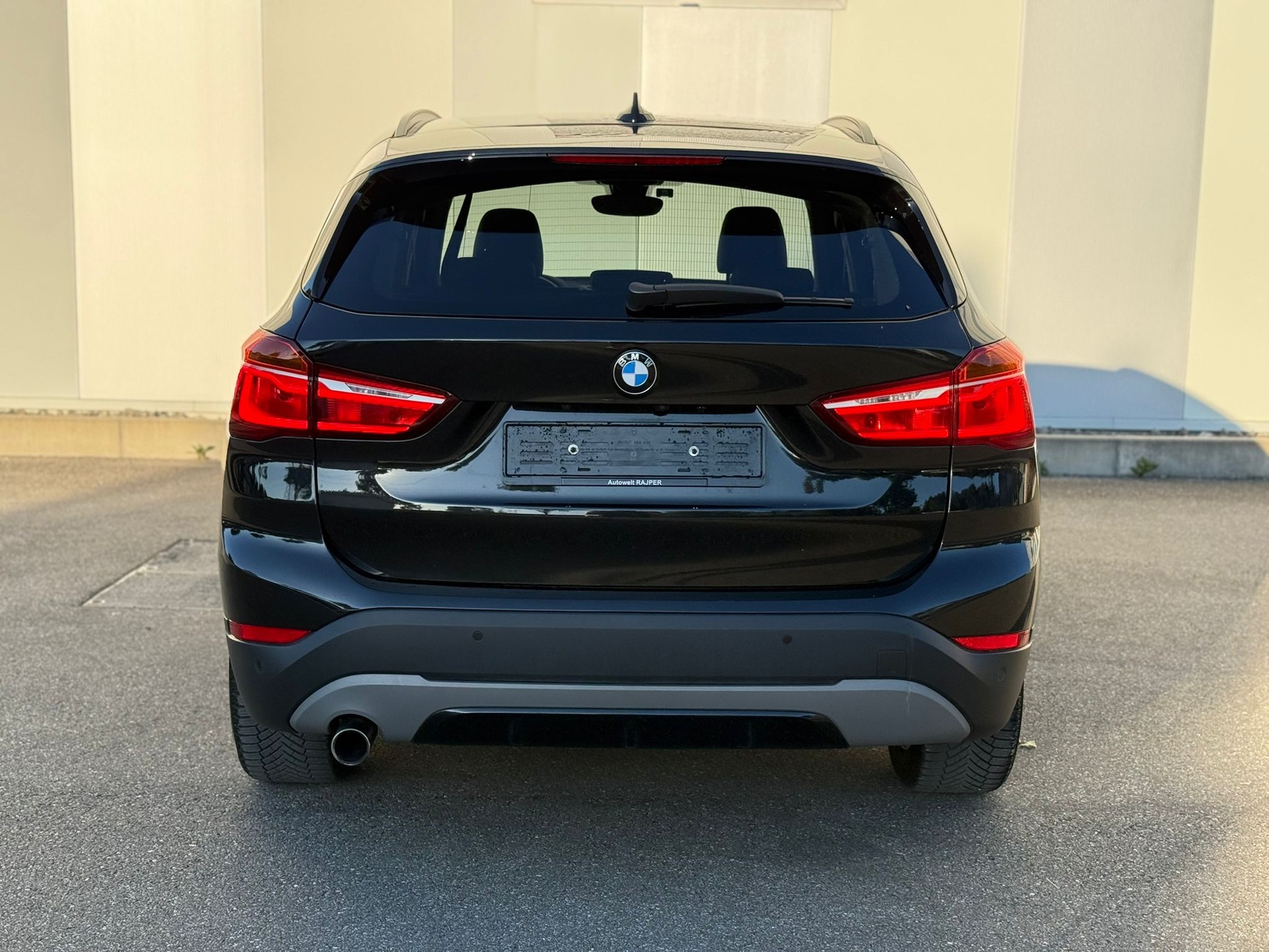 BMW X1 sDrive 18i xLine Steptronic DSK-image-4