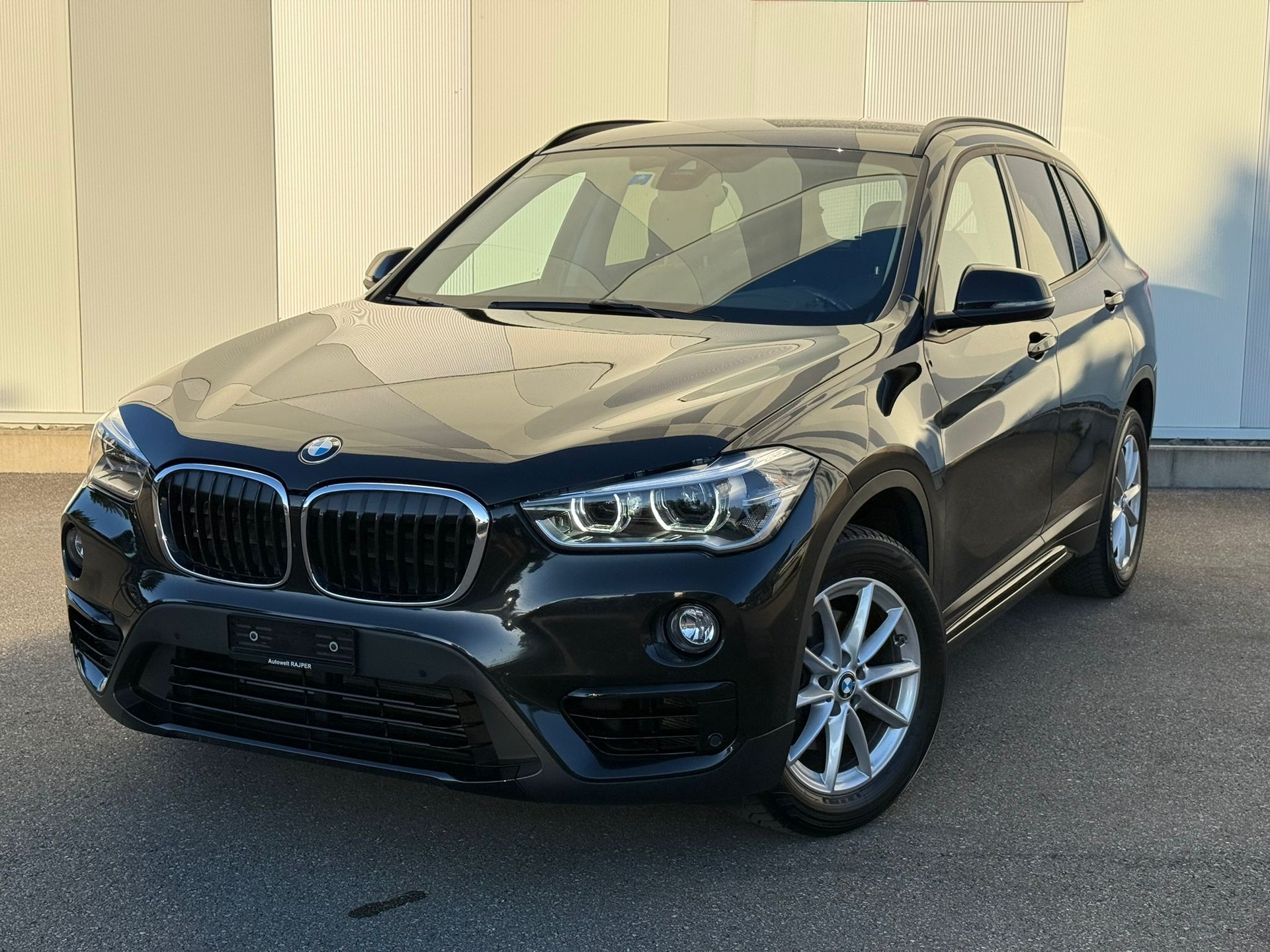 BMW X1 sDrive 18i xLine Steptronic DSK-image-0