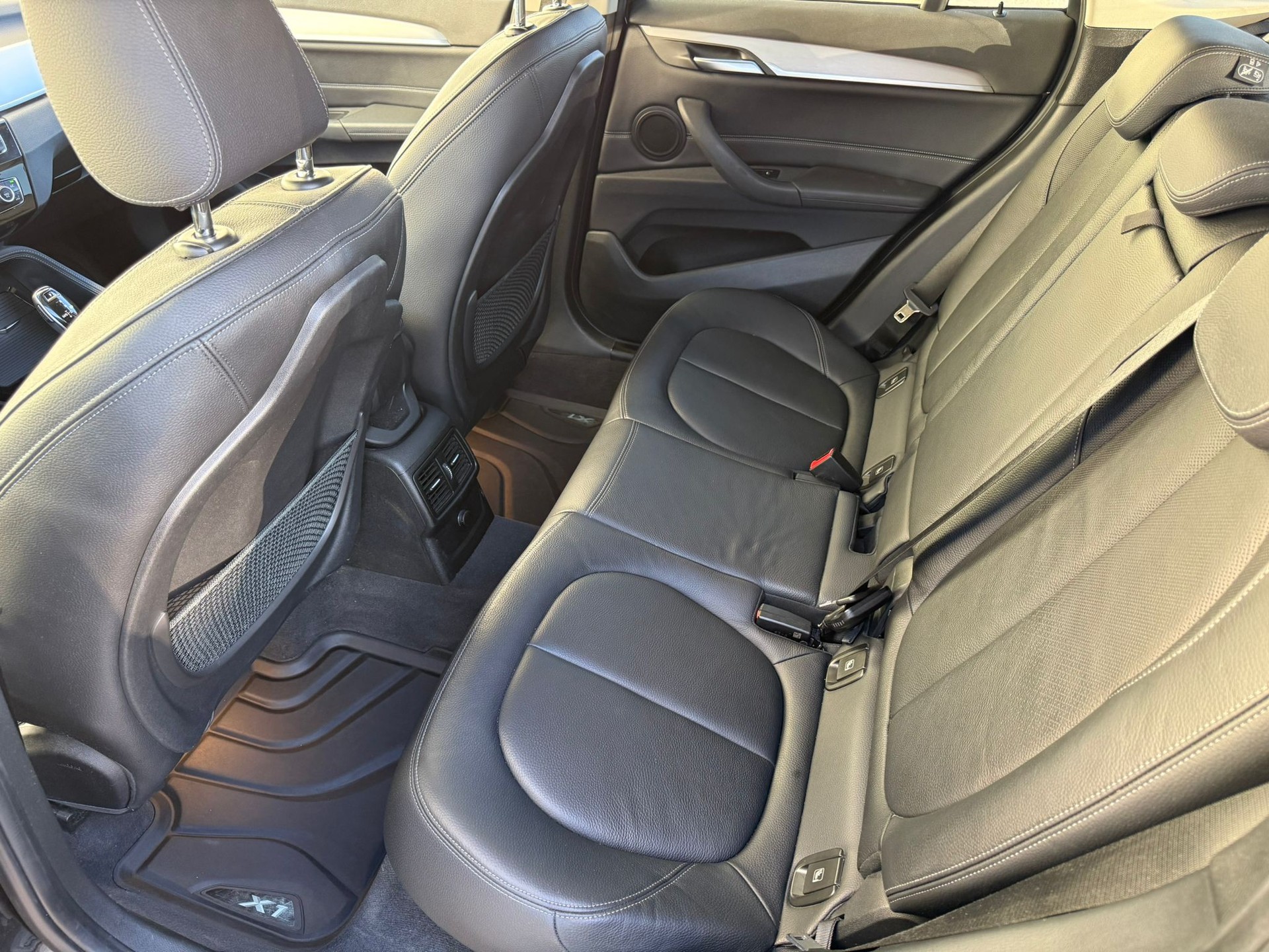 BMW X1 sDrive 18i xLine Steptronic DSK-image-12