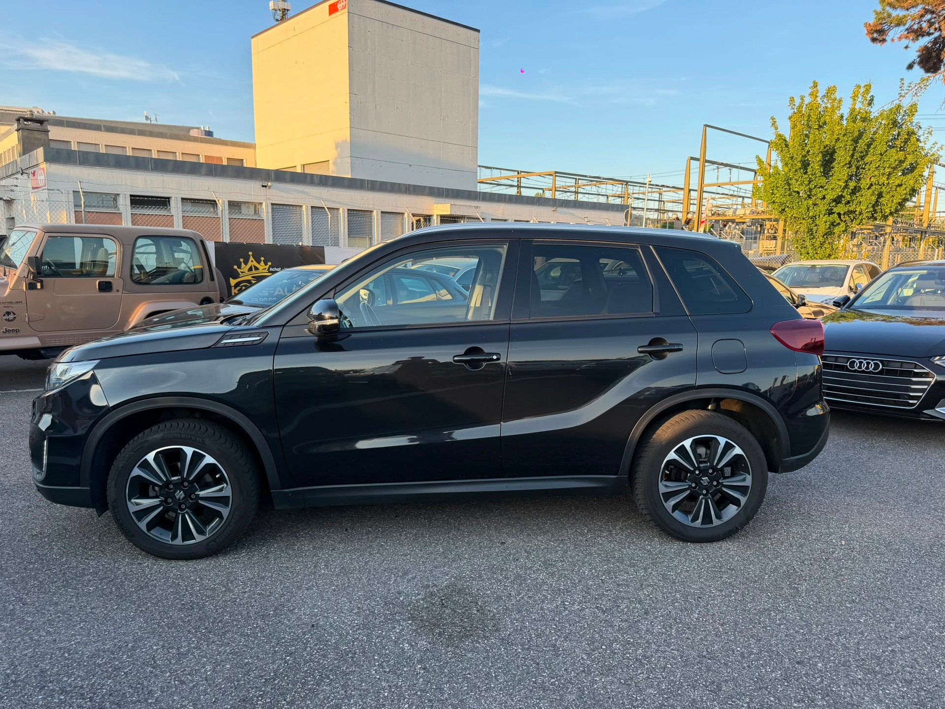 SUZUKI Vitara 1.5 Hybrid Edition 35 Top 4x4 AGS-image-2