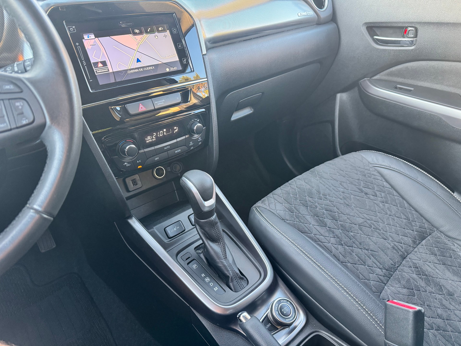 SUZUKI Vitara 1.5 Hybrid Edition 35 Top 4x4 AGS-image-11