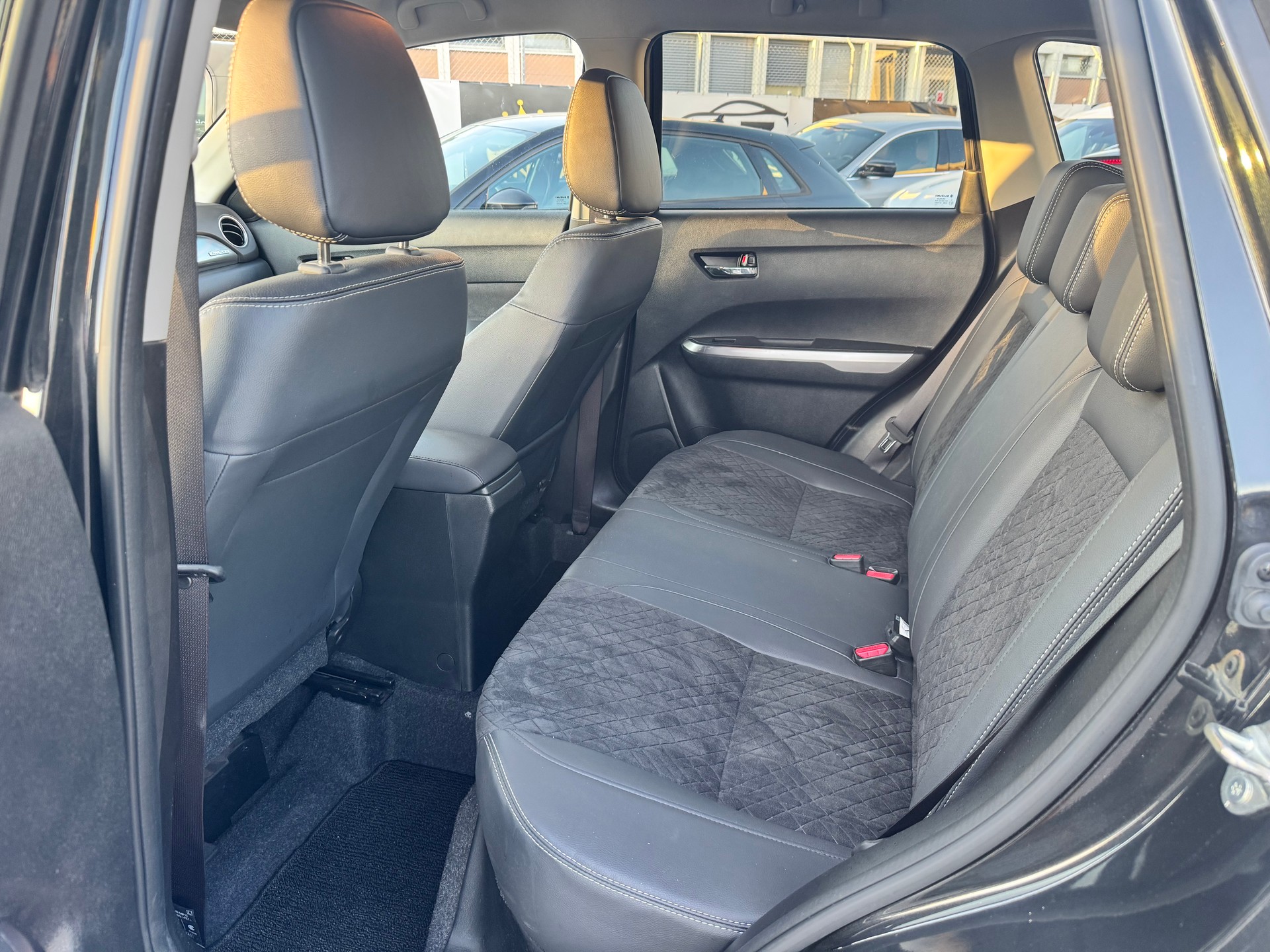 SUZUKI Vitara 1.5 Hybrid Edition 35 Top 4x4 AGS-image-18