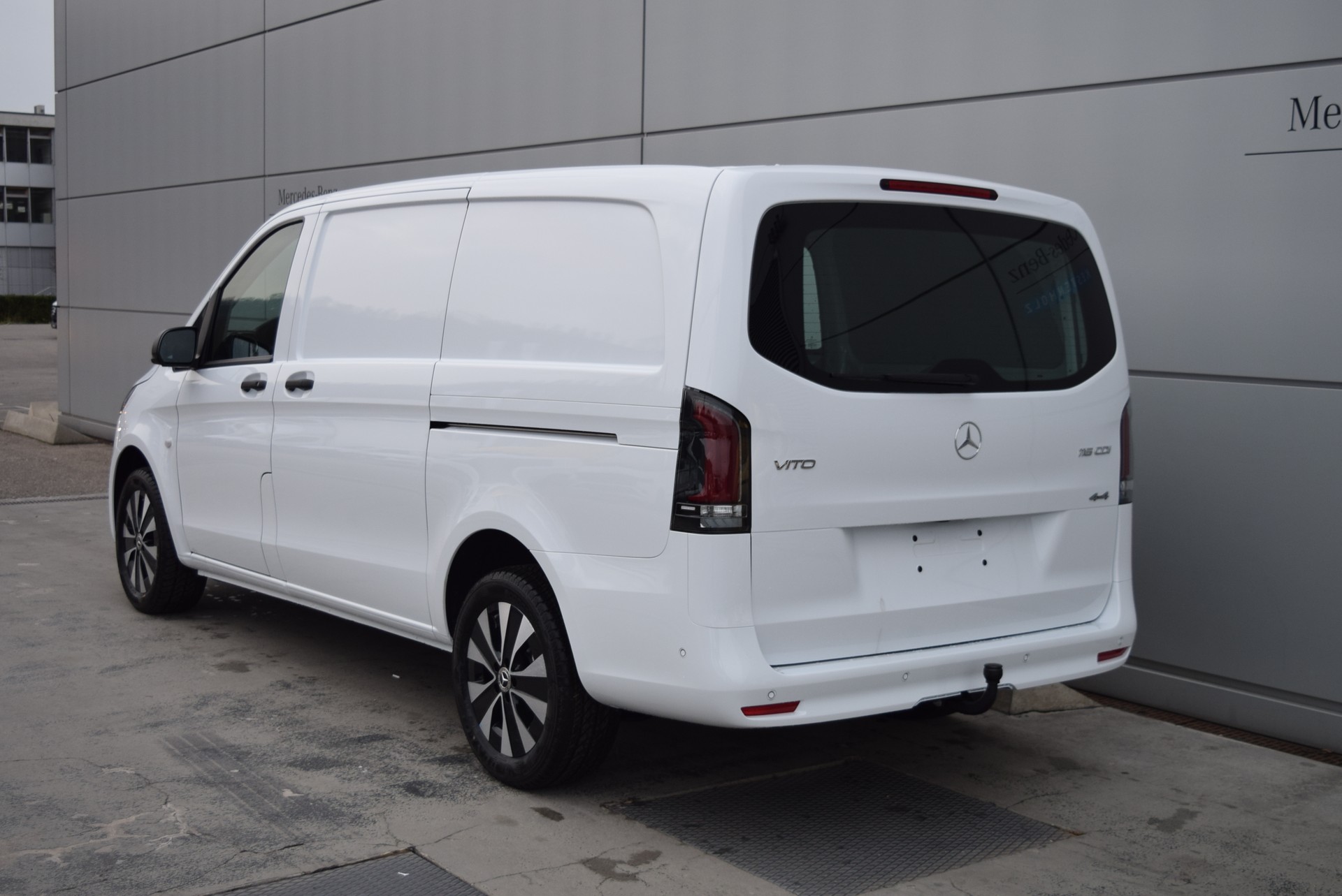 MERCEDES-BENZ Vito 116 CDI Lang Select 9G-Tronic 4M-image-3