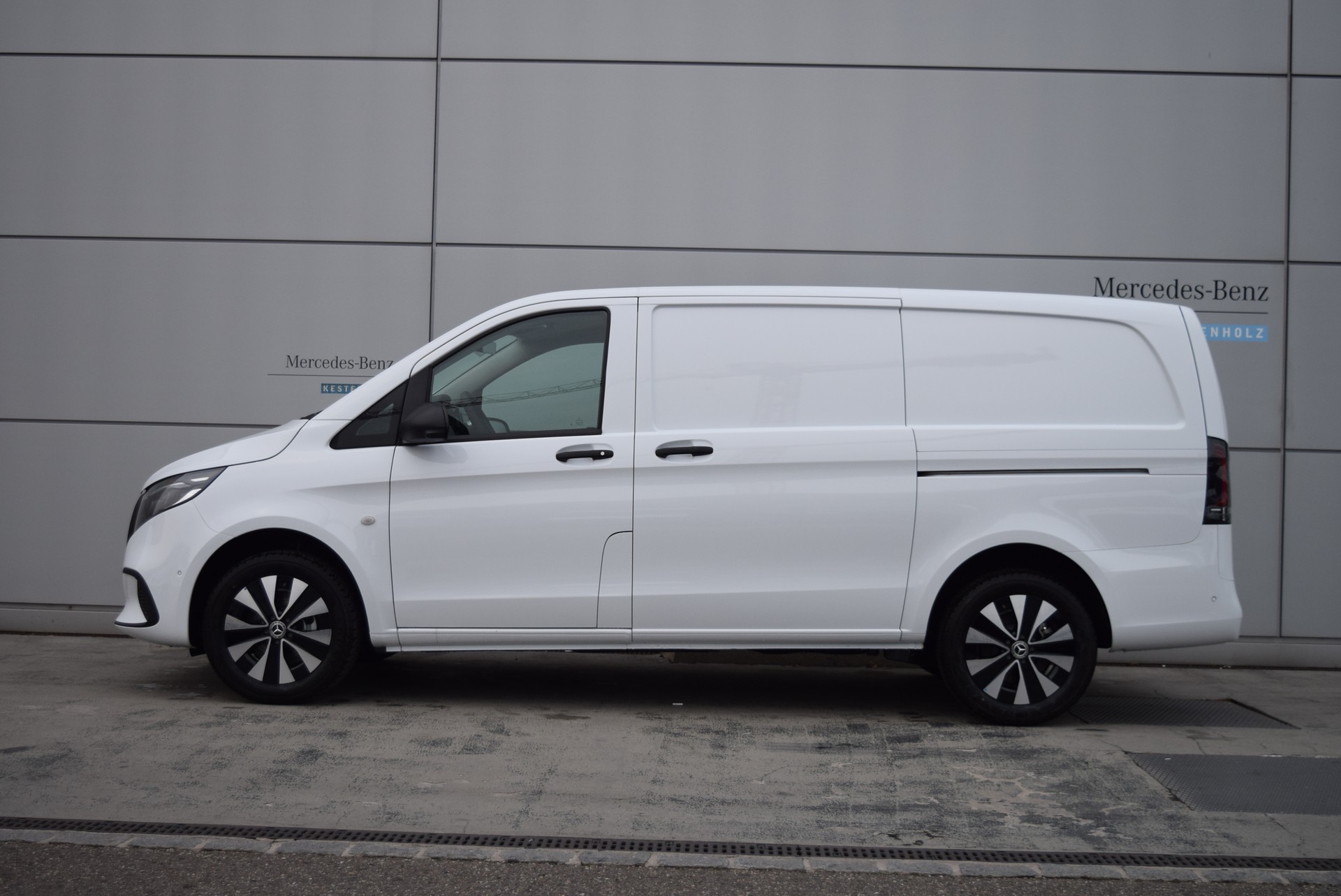 MERCEDES-BENZ Vito 116 CDI Lang Select 9G-Tronic 4M-image-2