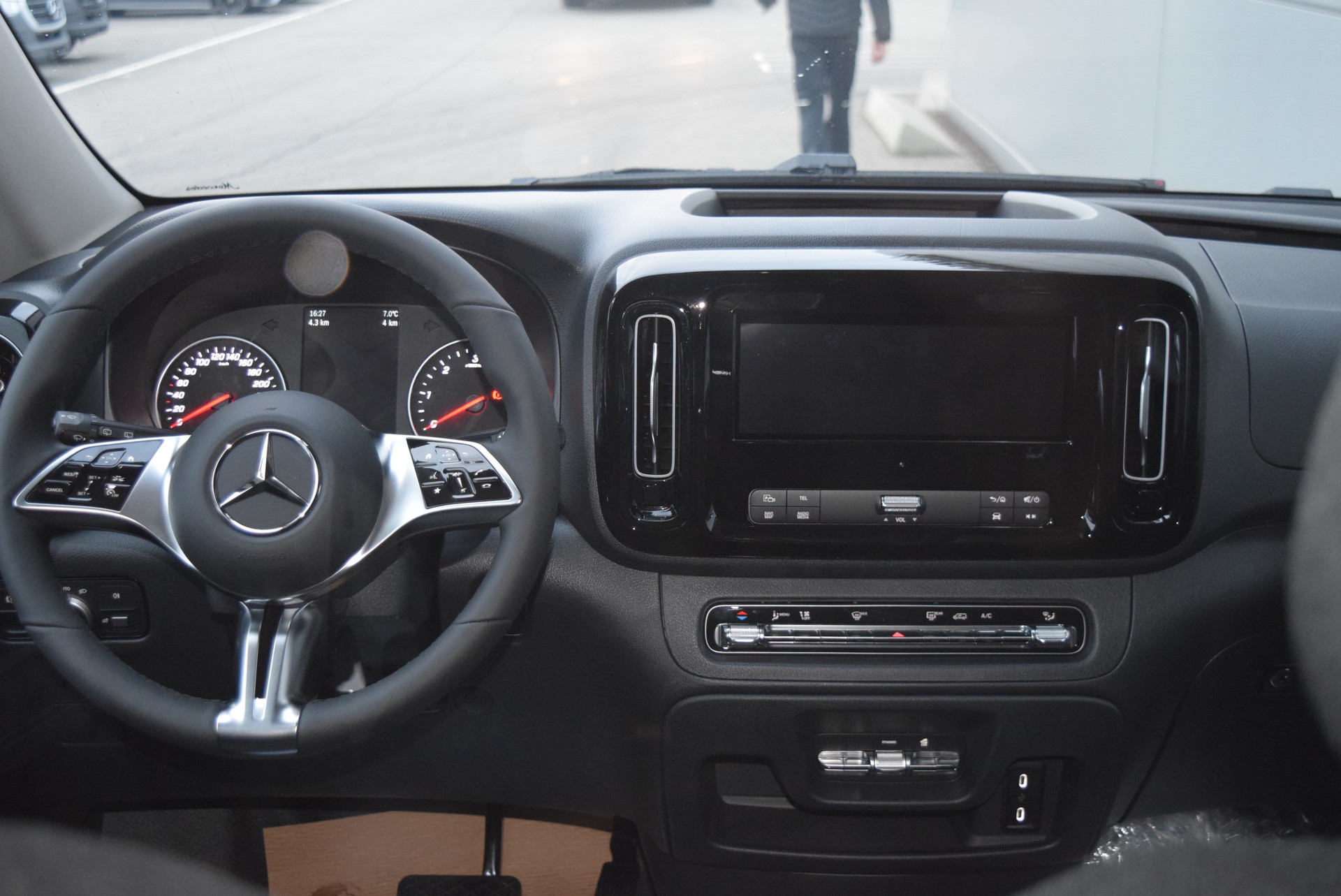 MERCEDES-BENZ Vito 116 CDI Lang Select 9G-Tronic 4M-image-6