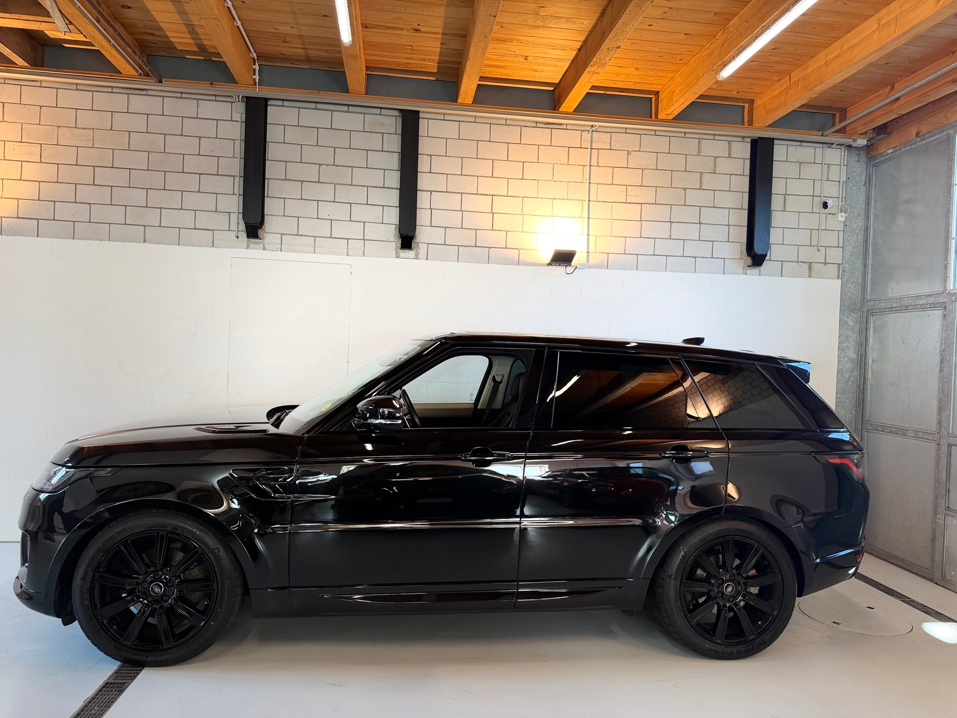 LAND ROVER Range Rover Sport 3.0 TDV6 HSE Dynamic Automatic-image-3