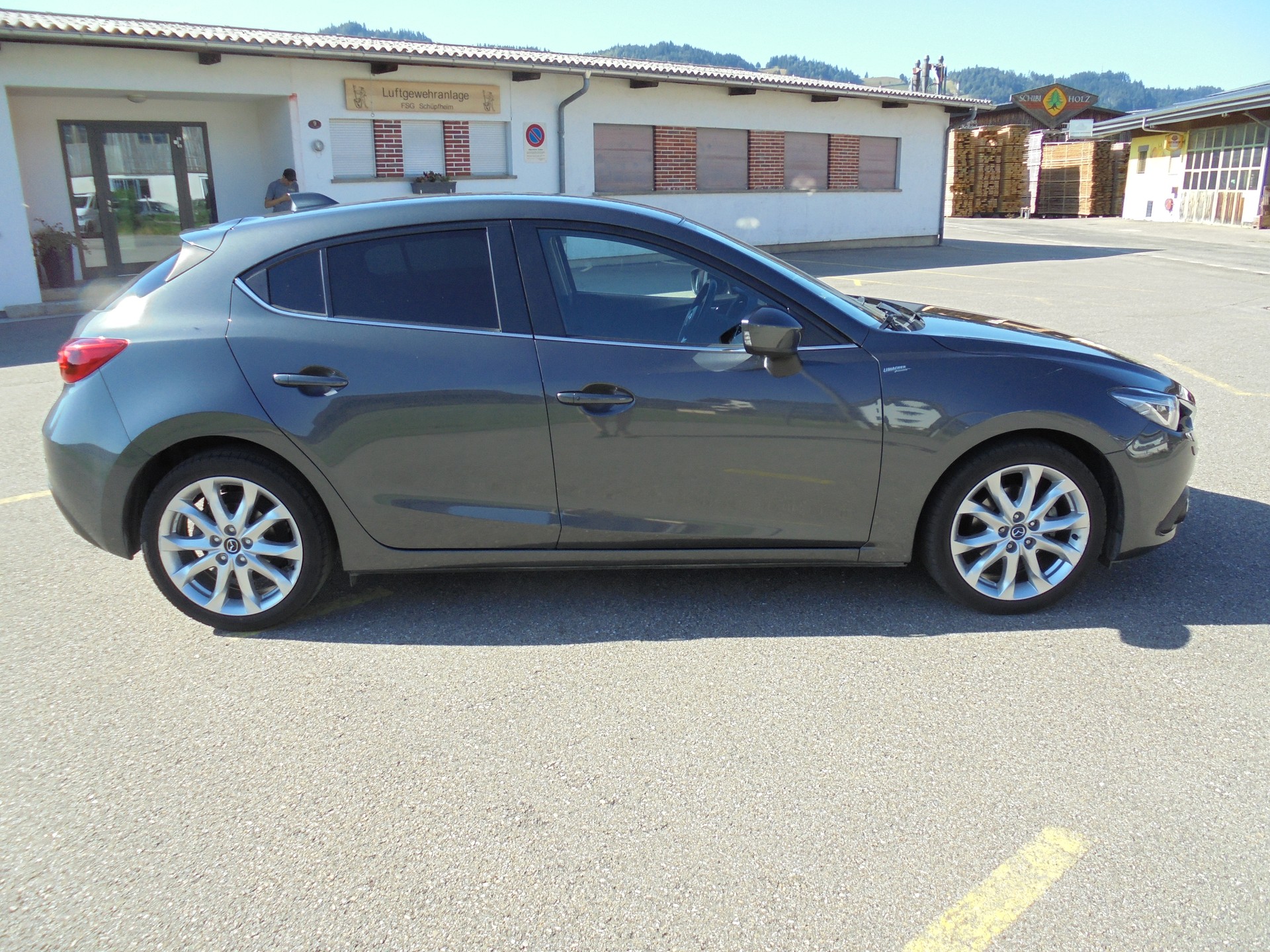 MAZDA 3 2.2 16V CD Revolution-image-2