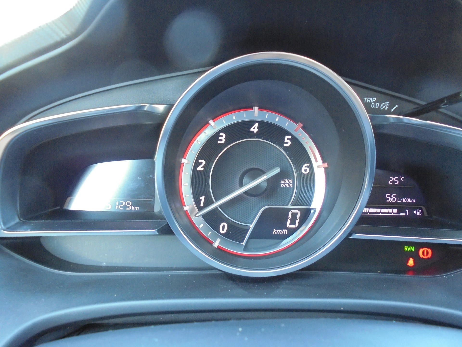 MAZDA 3 2.2 16V CD Revolution-image-12