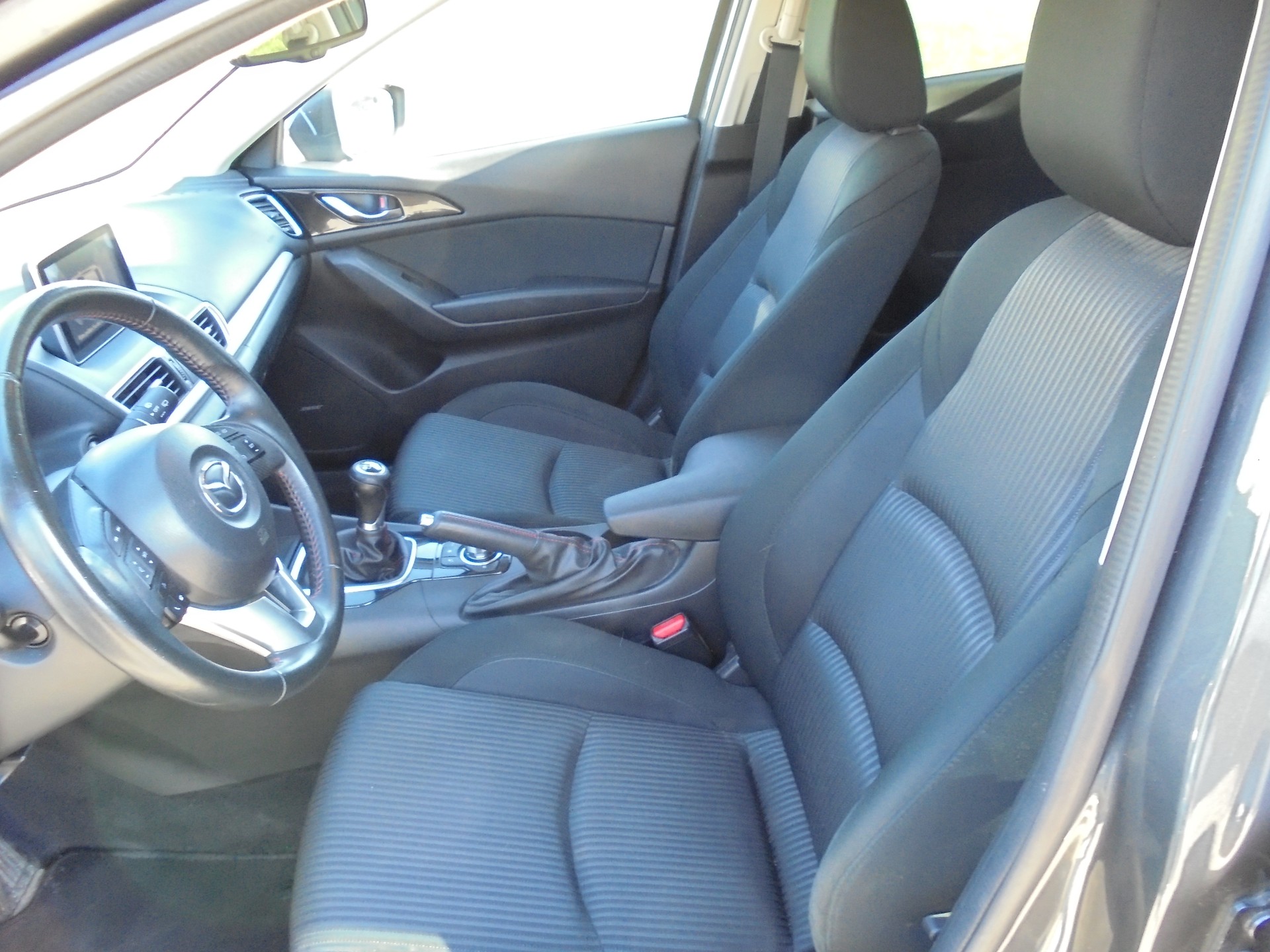 MAZDA 3 2.2 16V CD Revolution-image-6