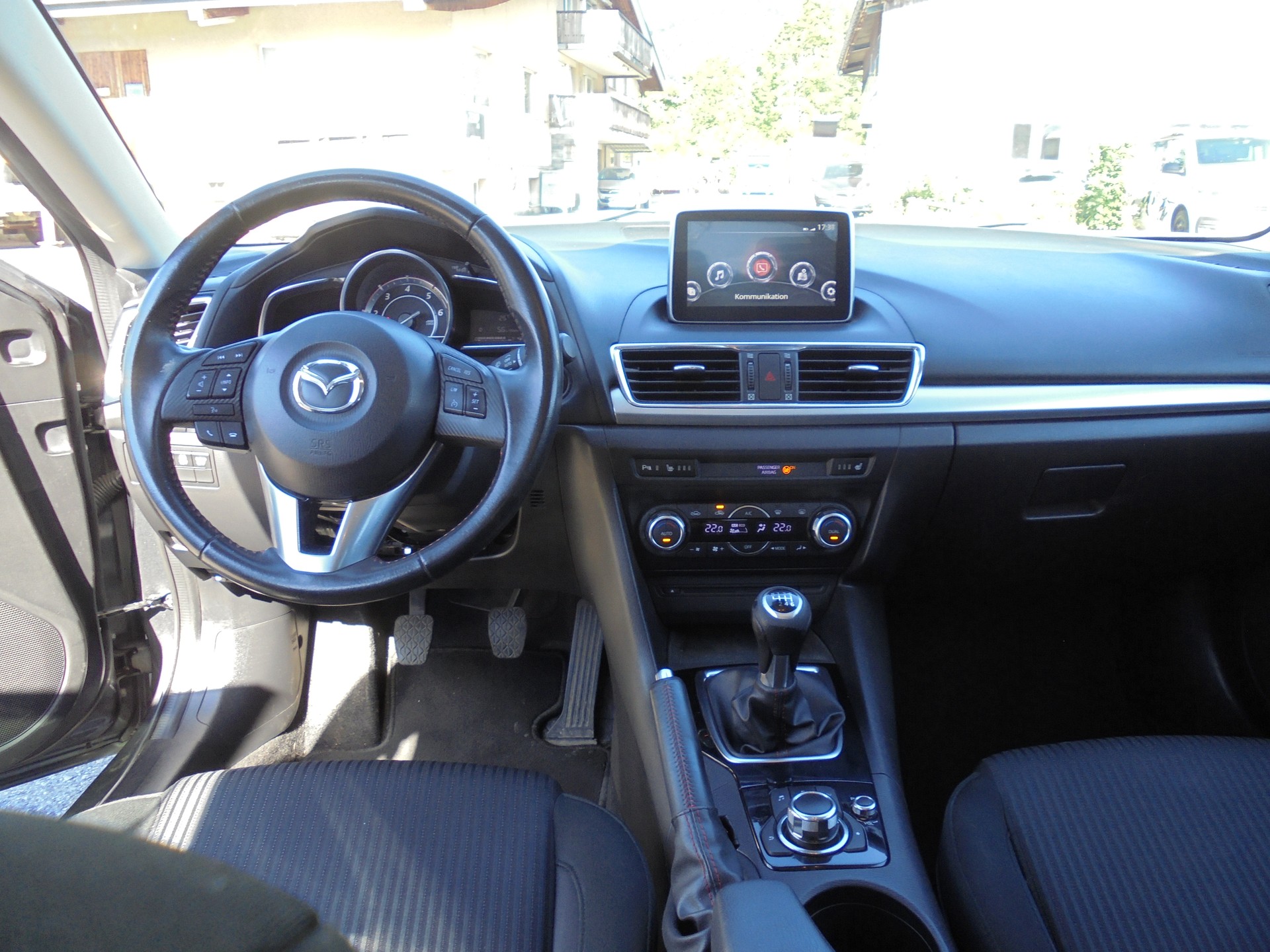 MAZDA 3 2.2 16V CD Revolution-image-16