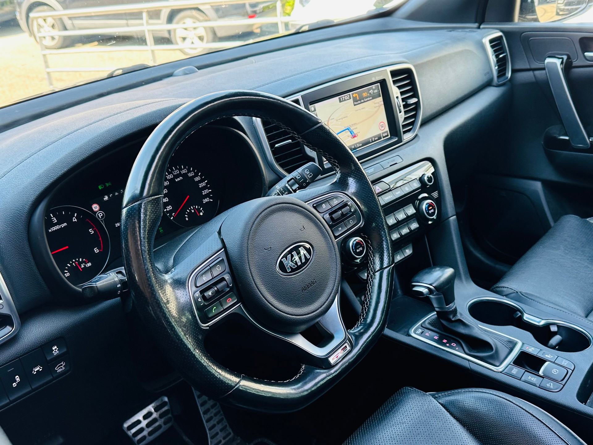 KIA Sportage 2.0CRDi Style GT Line 4WD Automat-image-10