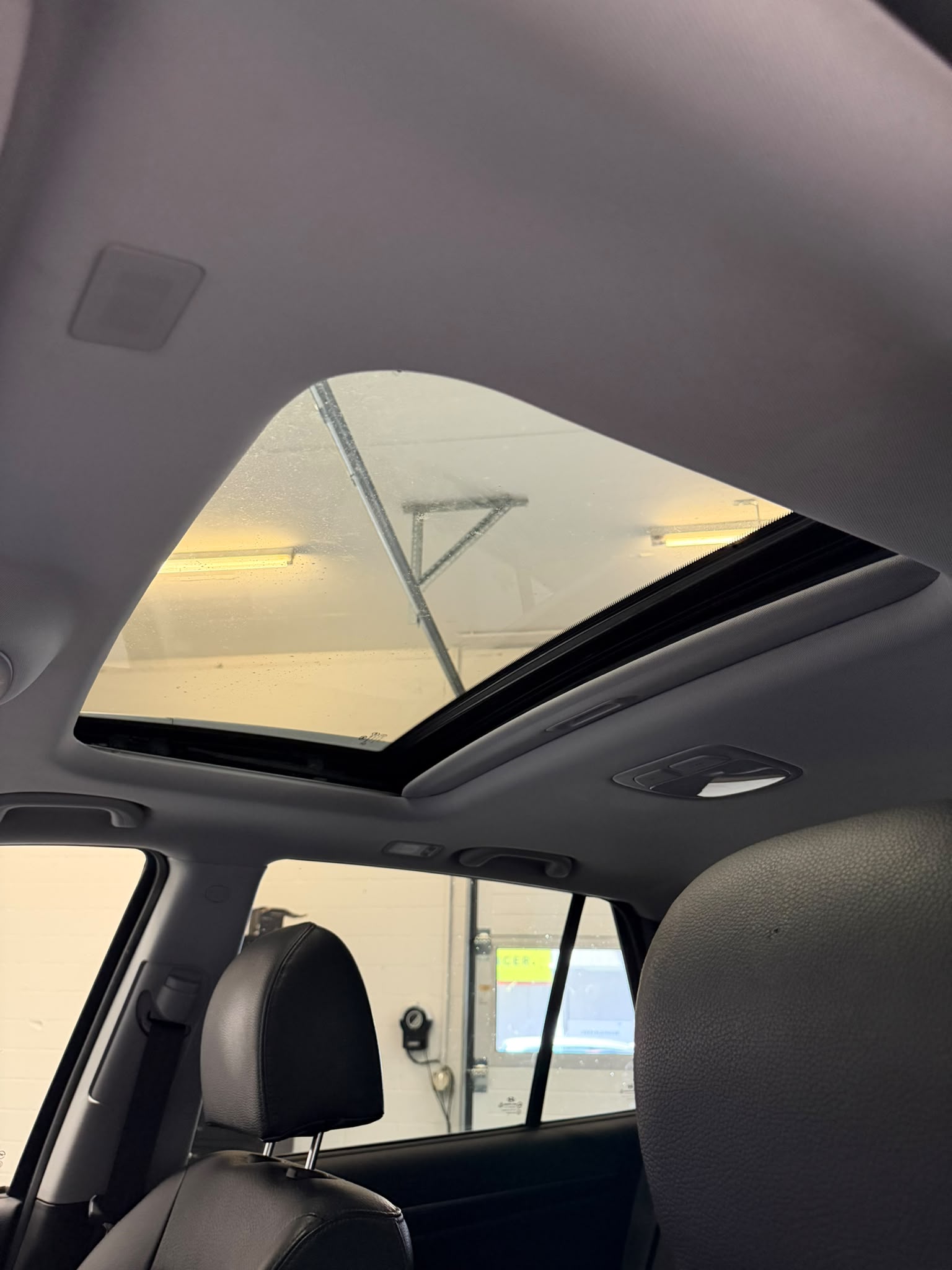 HYUNDAI Santa Fe 2.2 CRDI Premium 4WD Automatic-image-11
