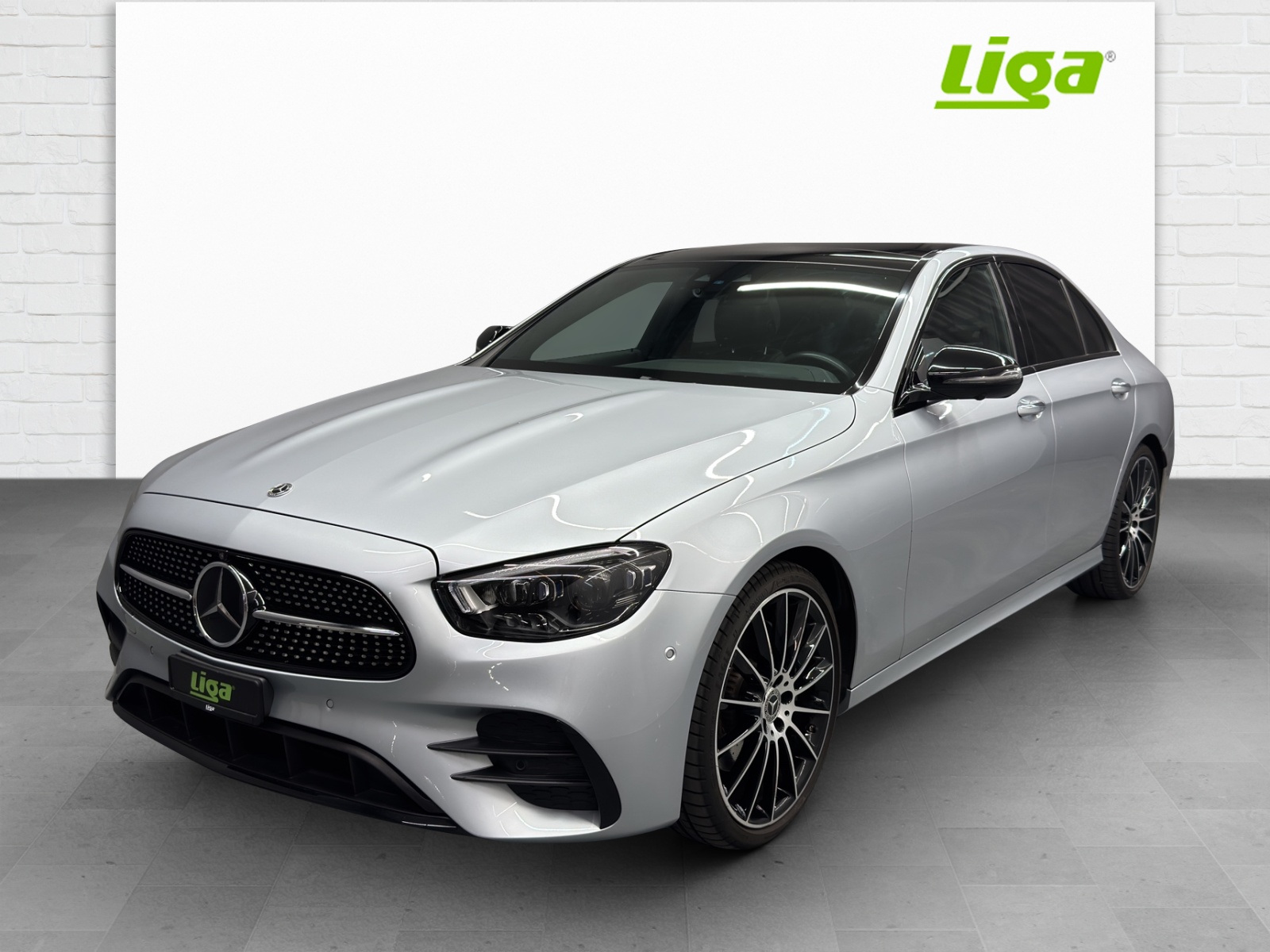 MERCEDES-BENZ E 220 d AMG Line 4Matic-image-0