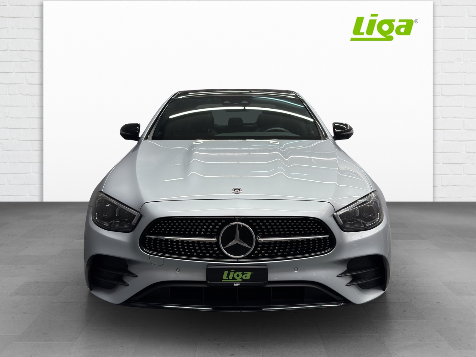 MERCEDES-BENZ E 220 d AMG Line 4Matic-image-1