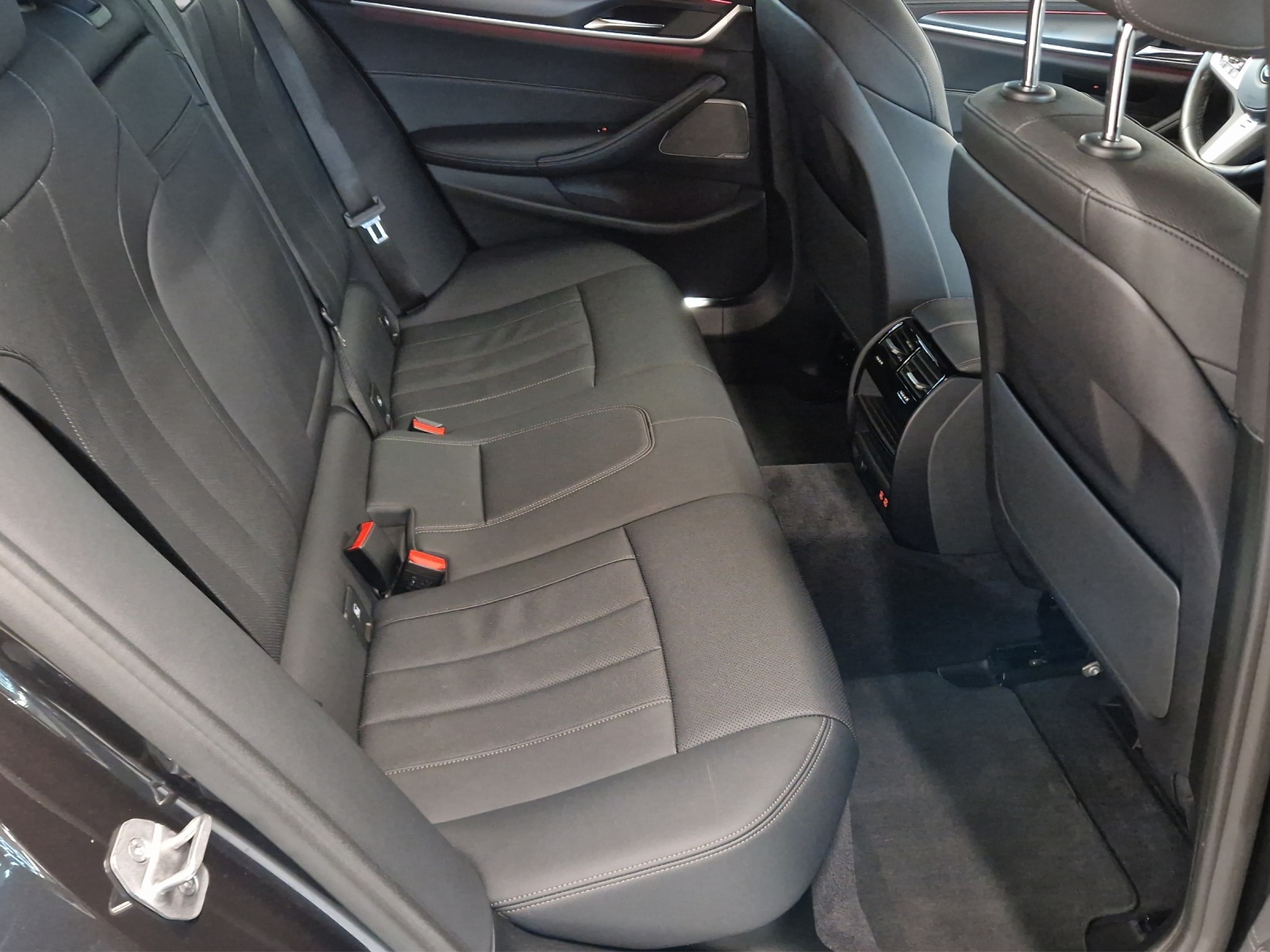 BMW 520d xDrive M Sport-image-21
