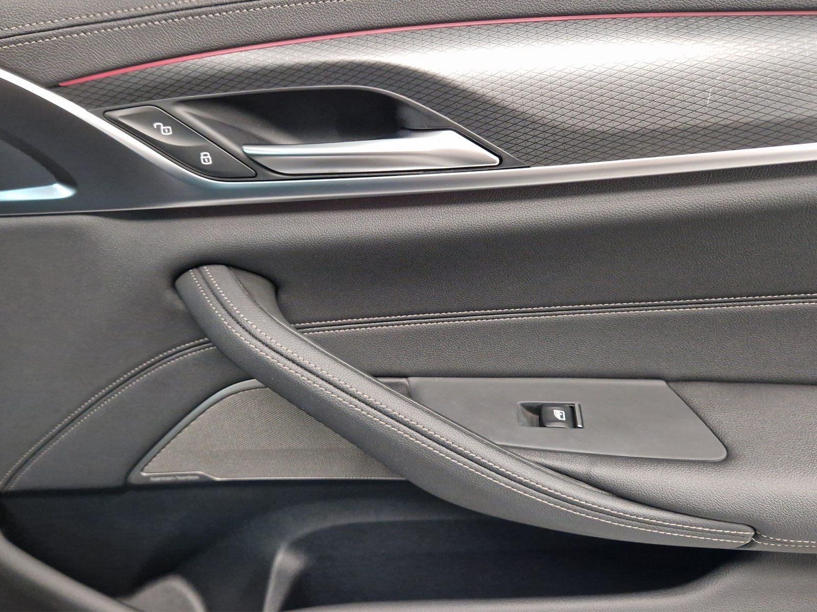 BMW 520d xDrive M Sport-image-12