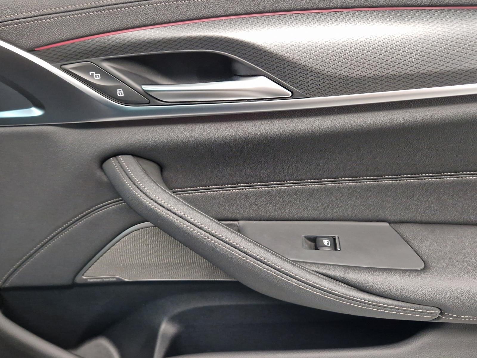 BMW 520d xDrive M Sport-image-12