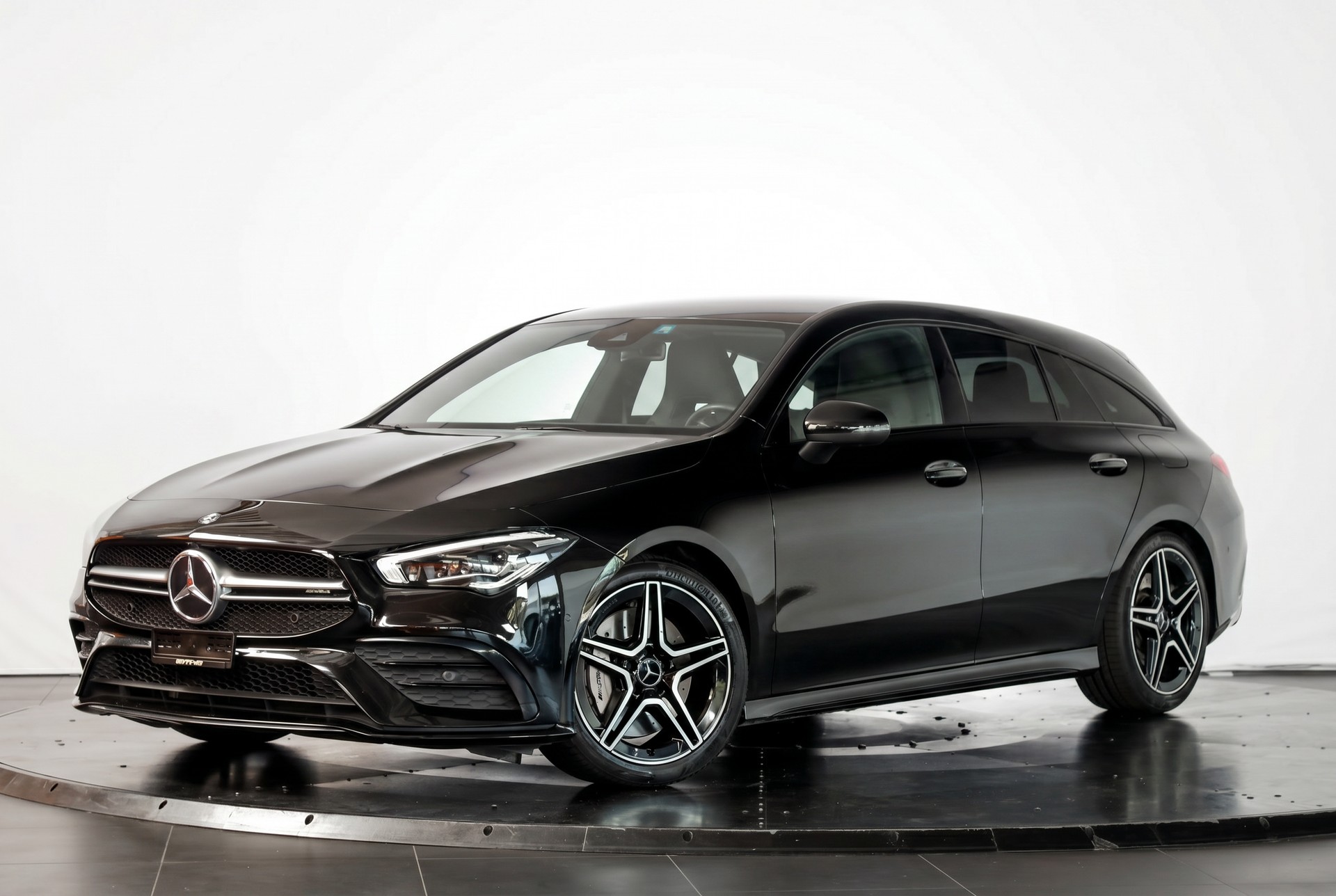 MERCEDES-BENZ CLA Shooting Brake 35 AMG 4Matic 7G-DCT-image-4