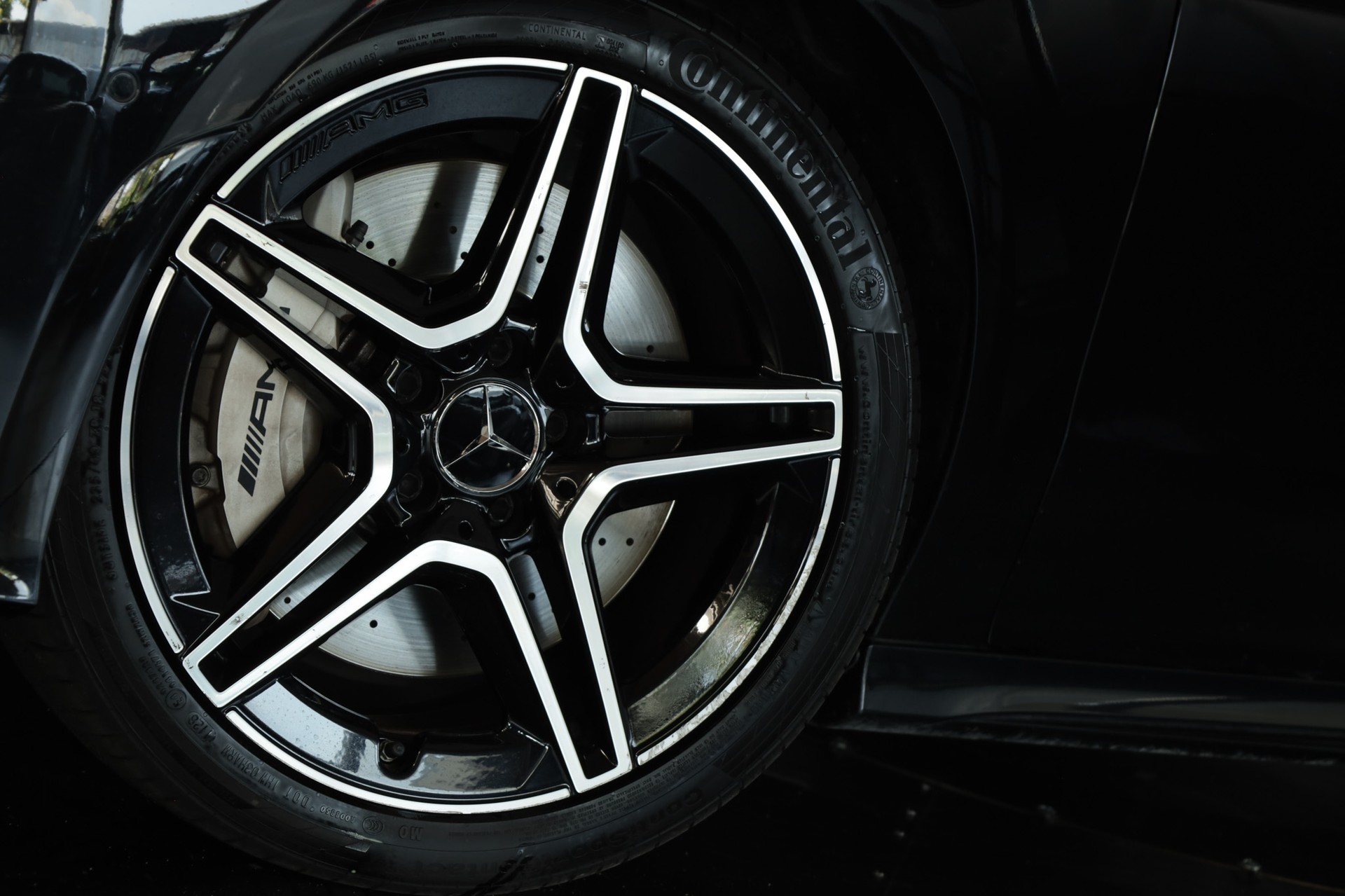 MERCEDES-BENZ CLA Shooting Brake 35 AMG 4Matic 7G-DCT-image-7