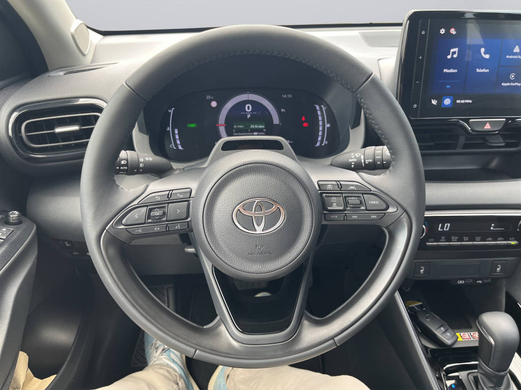 TOYOTA Yaris 1.5 VVT-i HSD Trend-image-9