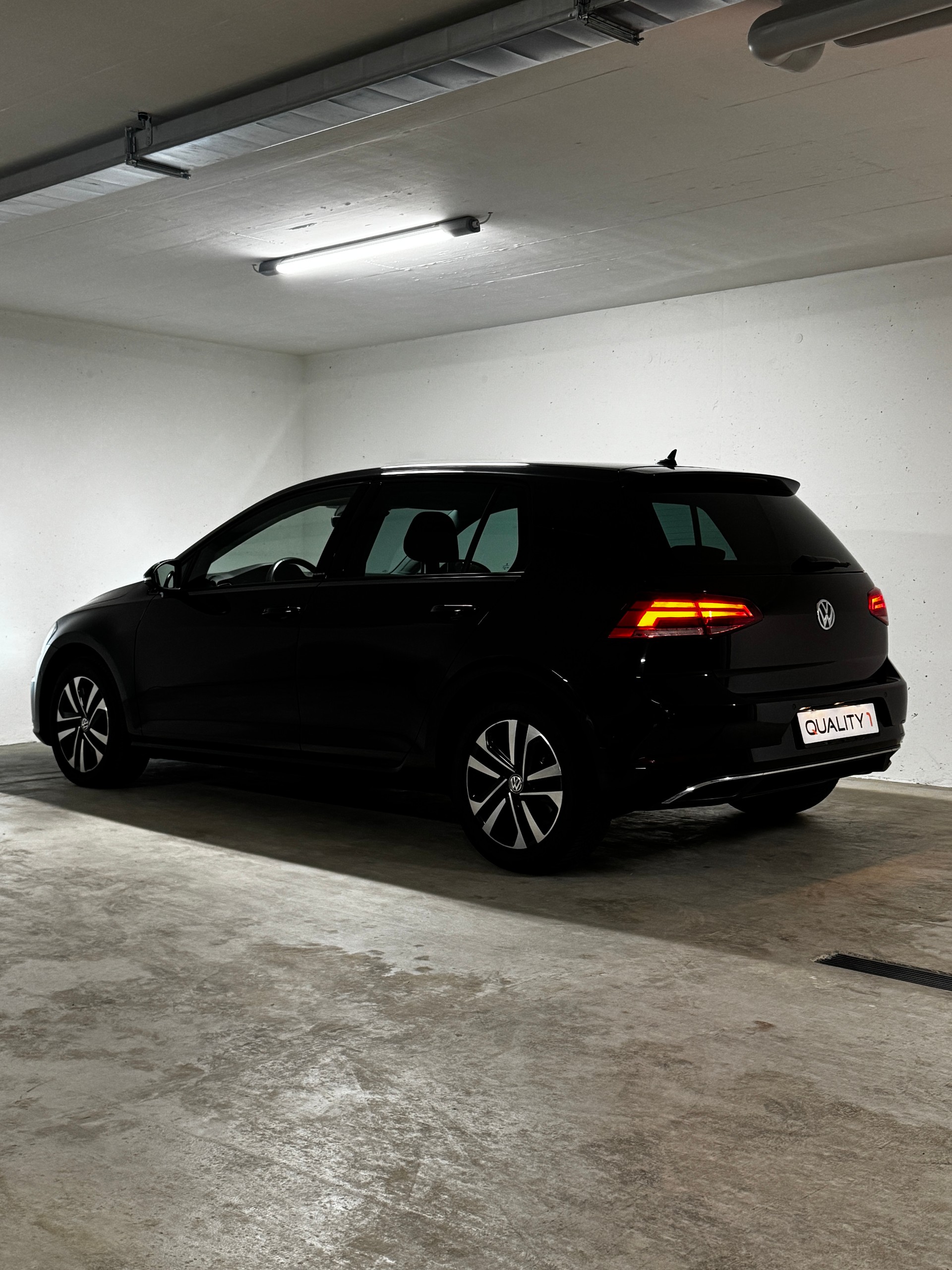 VW Golf 2.0 TDI Comfortline DSG-image-4