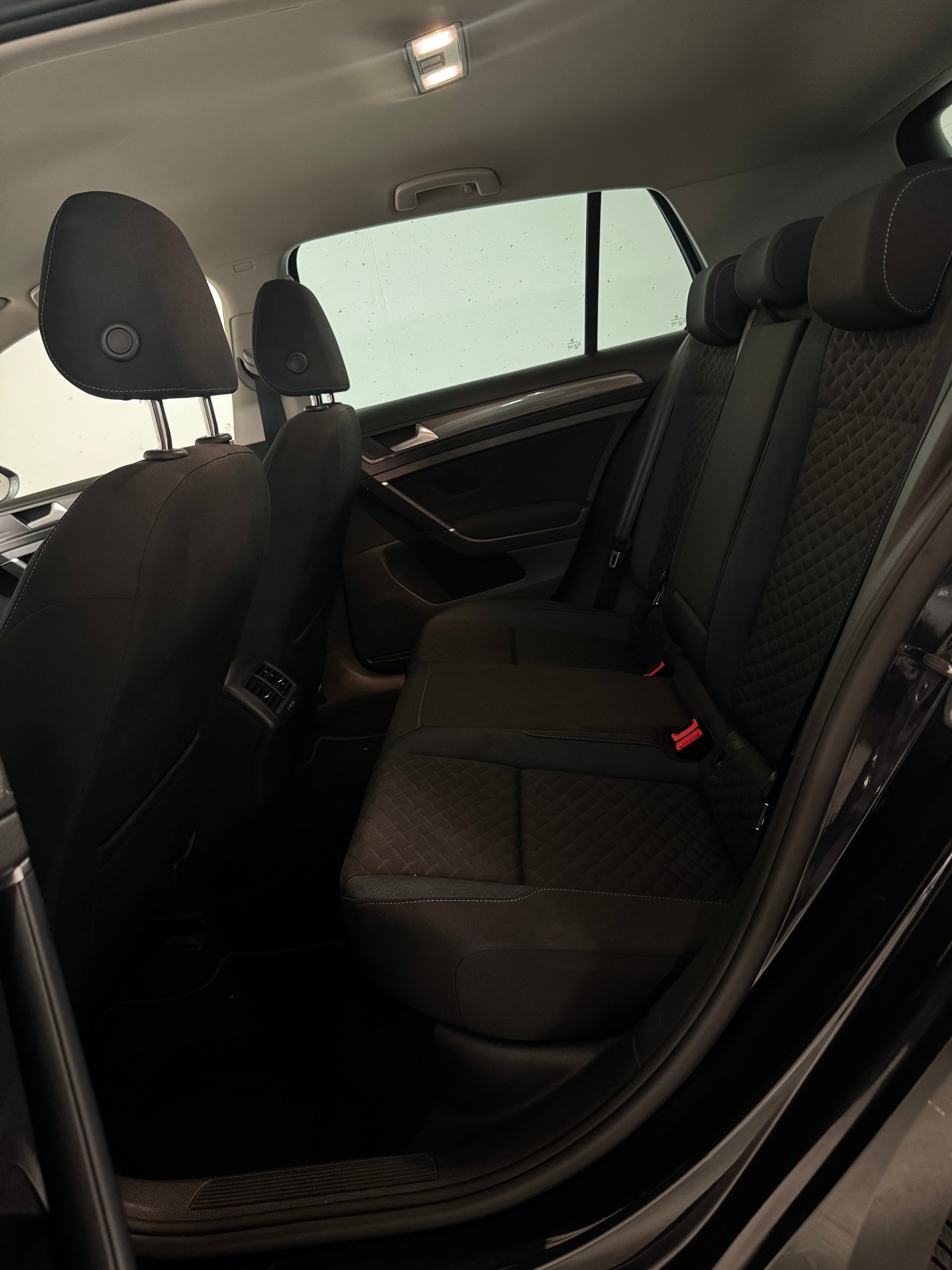 VW Golf 2.0 TDI Comfortline DSG-image-8