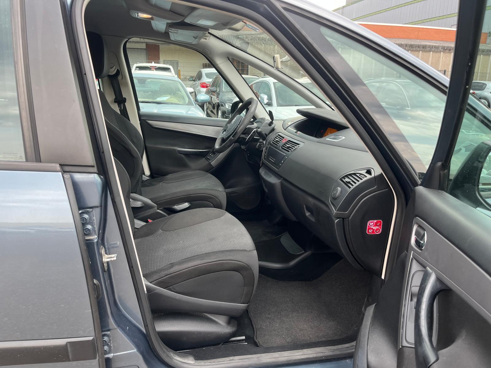 CITROEN C4 Picasso 1.6 HDi Seduction EGS-image-8