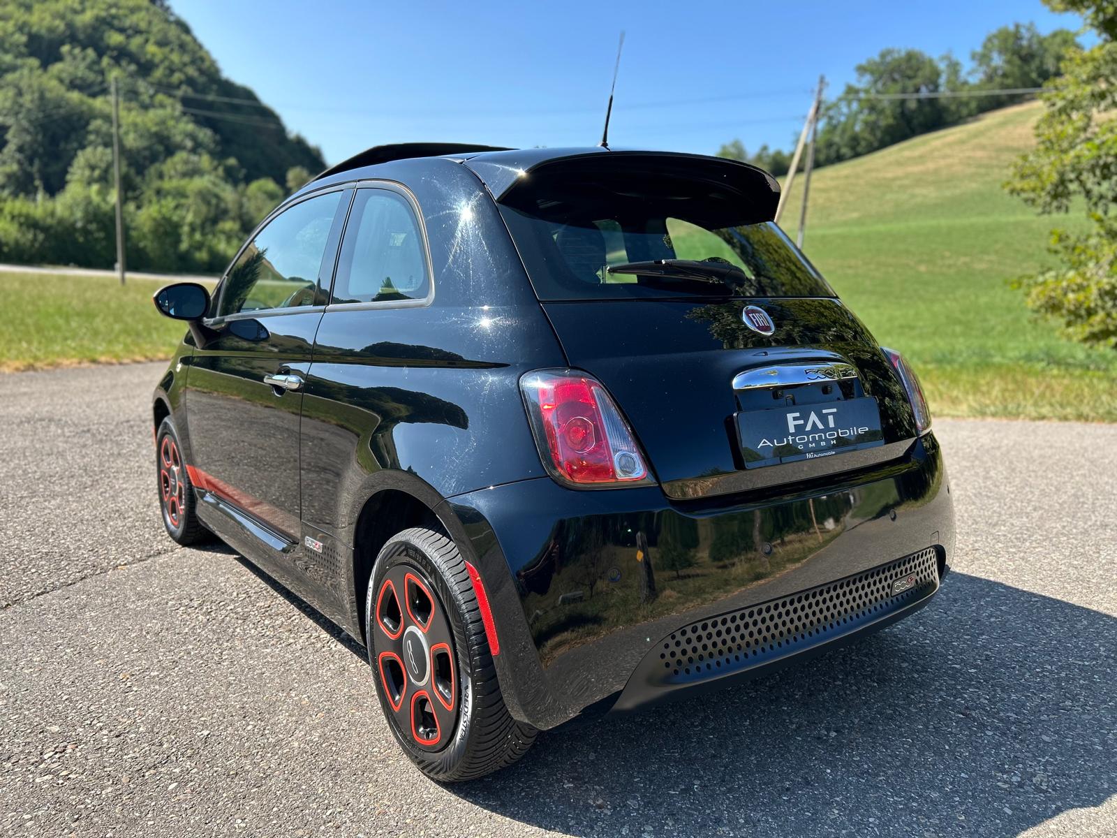 FIAT 500E-showroom-element-2
