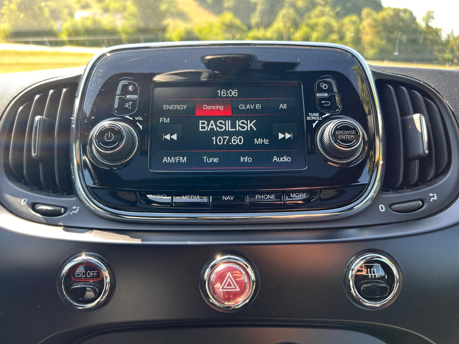 FIAT 500E-image-25