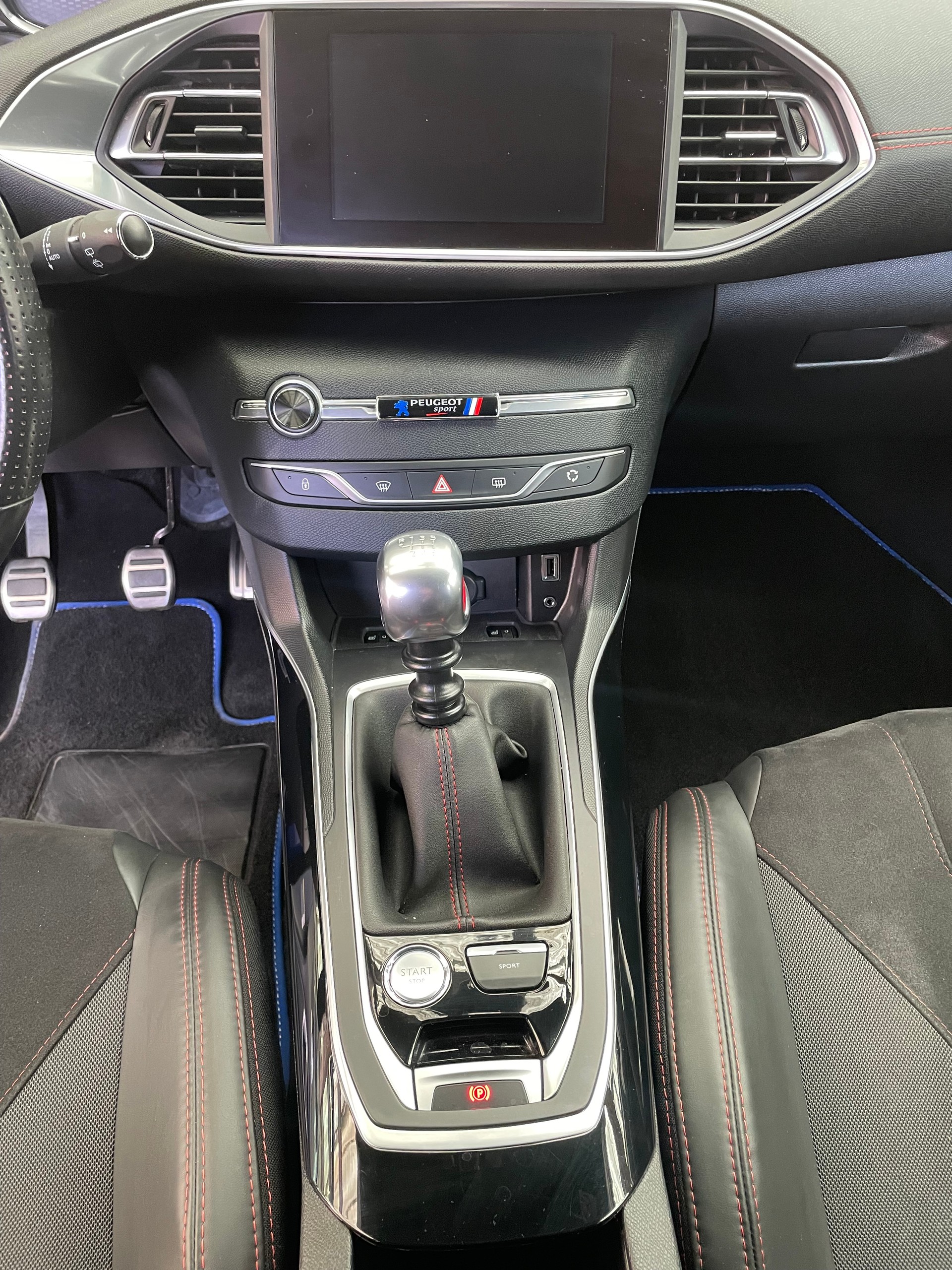PEUGEOT 308 1.6 GTi-image-10